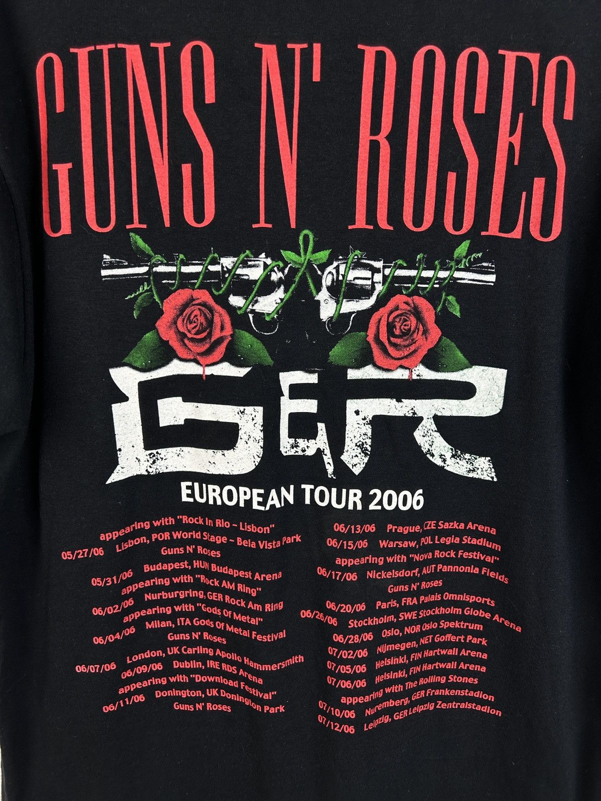 Band Tees 00s Vintage Guns N Roses 2006 European Tour AOP T-Shirt Size US L / EU 52-54 / 3 - 6 Thumbnail