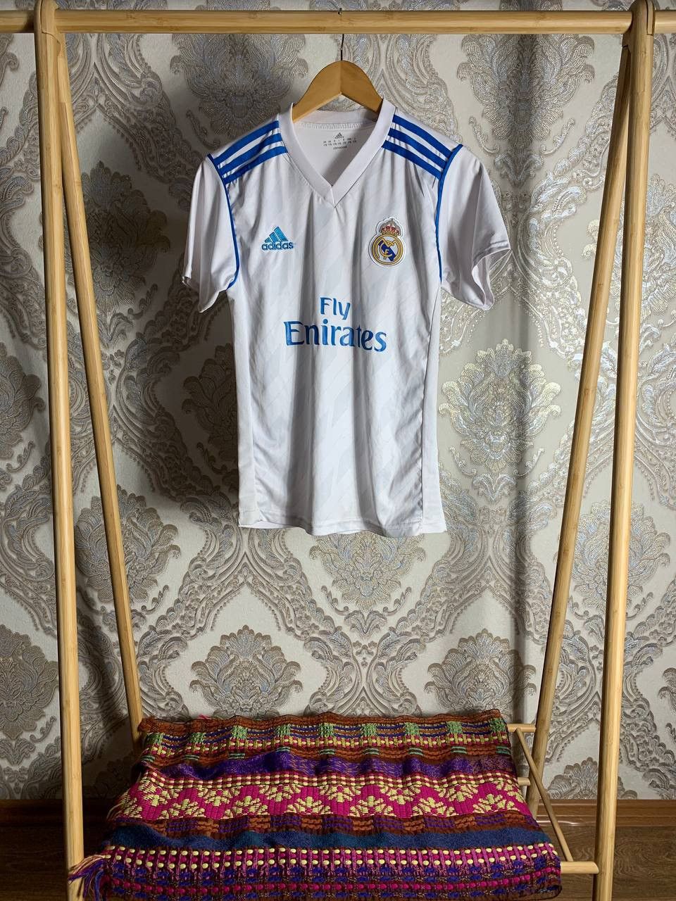 Vintage VERY RARE ADIDAS FC REAL MADRID SPAIN SOCCER JERSEY RETRO Size US S / EU 44-46 / 1 - 1 Thumbnail