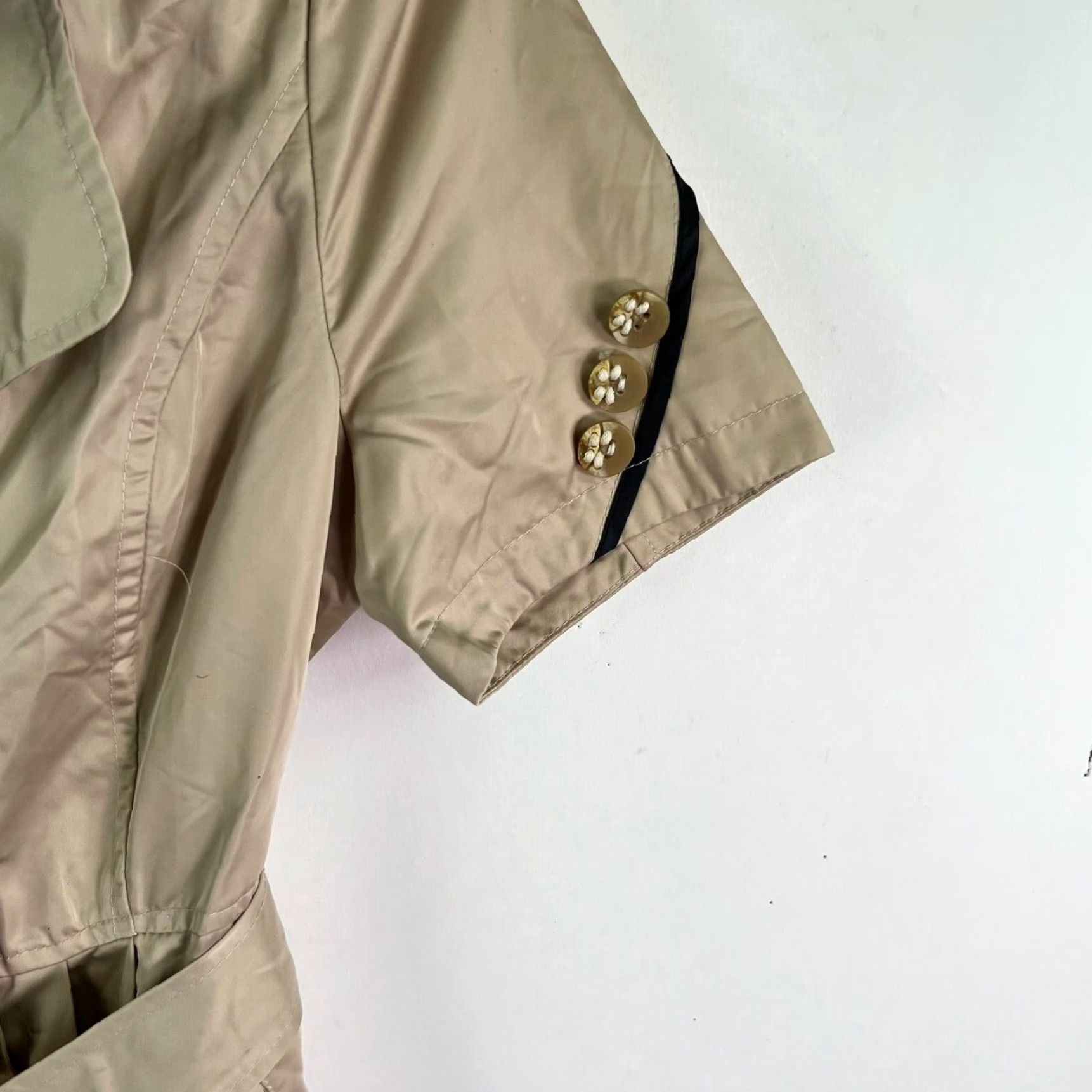 Max Mara VINTAGE Max Mara Trench Coat Women's Size M Beige Short Sleeve Belted Cotton Blend Classic Designer Size 32" / US 10 / IT 46 - 2 Thumbnail