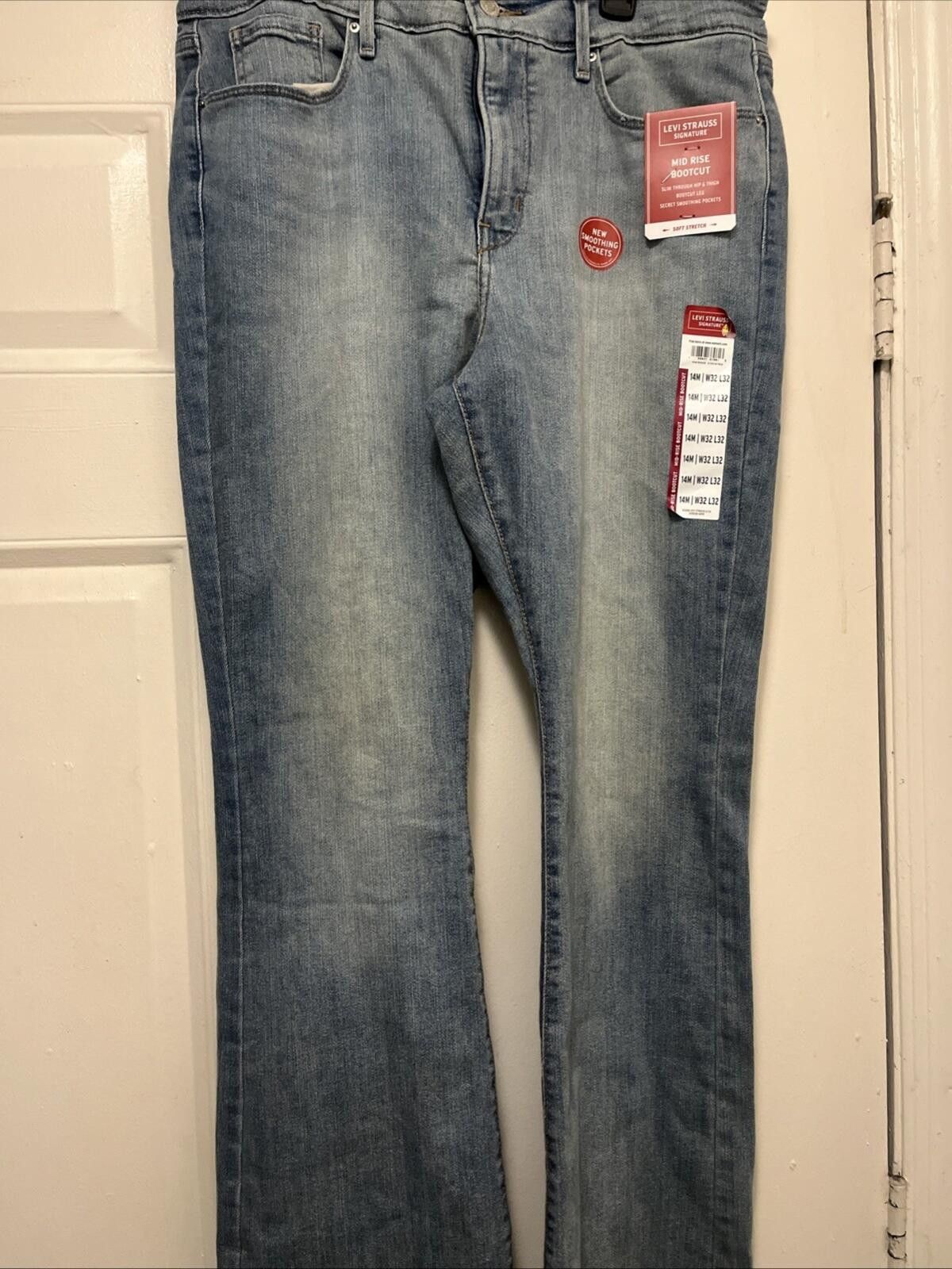Levi's Levi's Signature Shaping Bootcut Jeans Size 18S Size 36" / US 14 / IT 50 - 1 Thumbnail