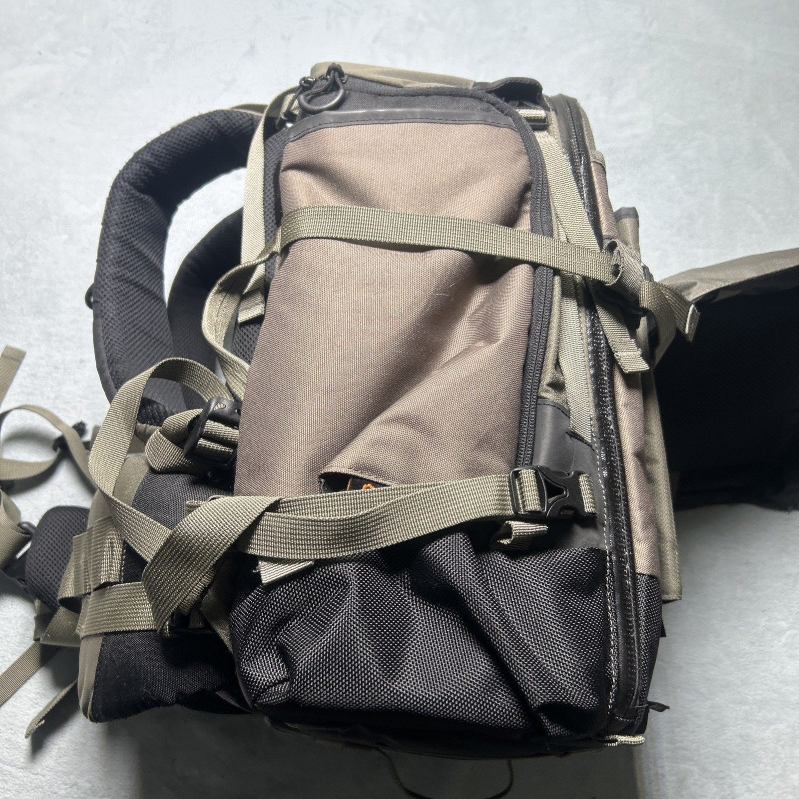 Lowepro Pro Trekker 300 AW SLR Camera Bag Backpack Hydration