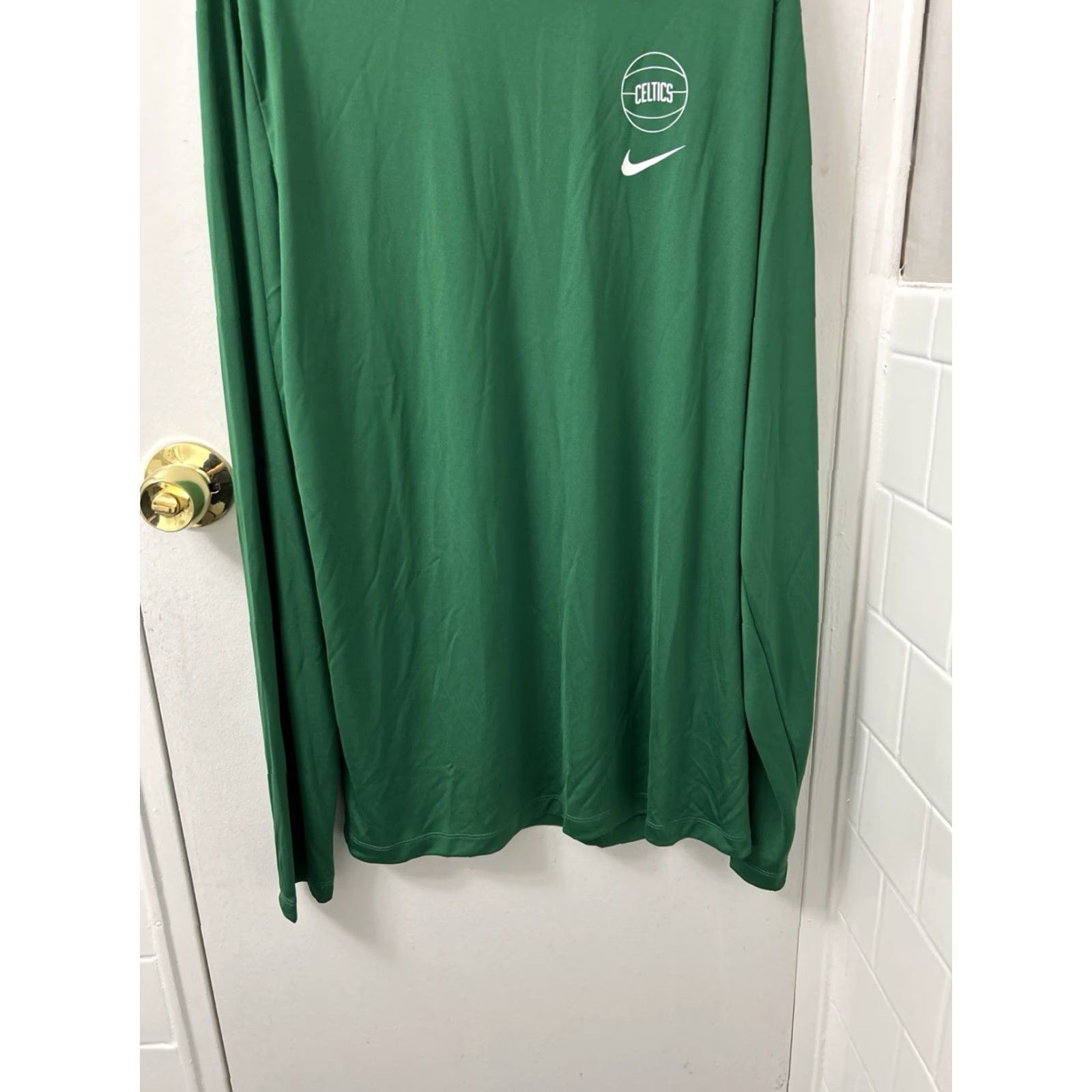 Nike Nike Dri-Fit Shirt Mens L Green Celtics Long Sleeve Basketball Logo Crew Neck Size US L / EU 52-54 / 3 - 3 Thumbnail