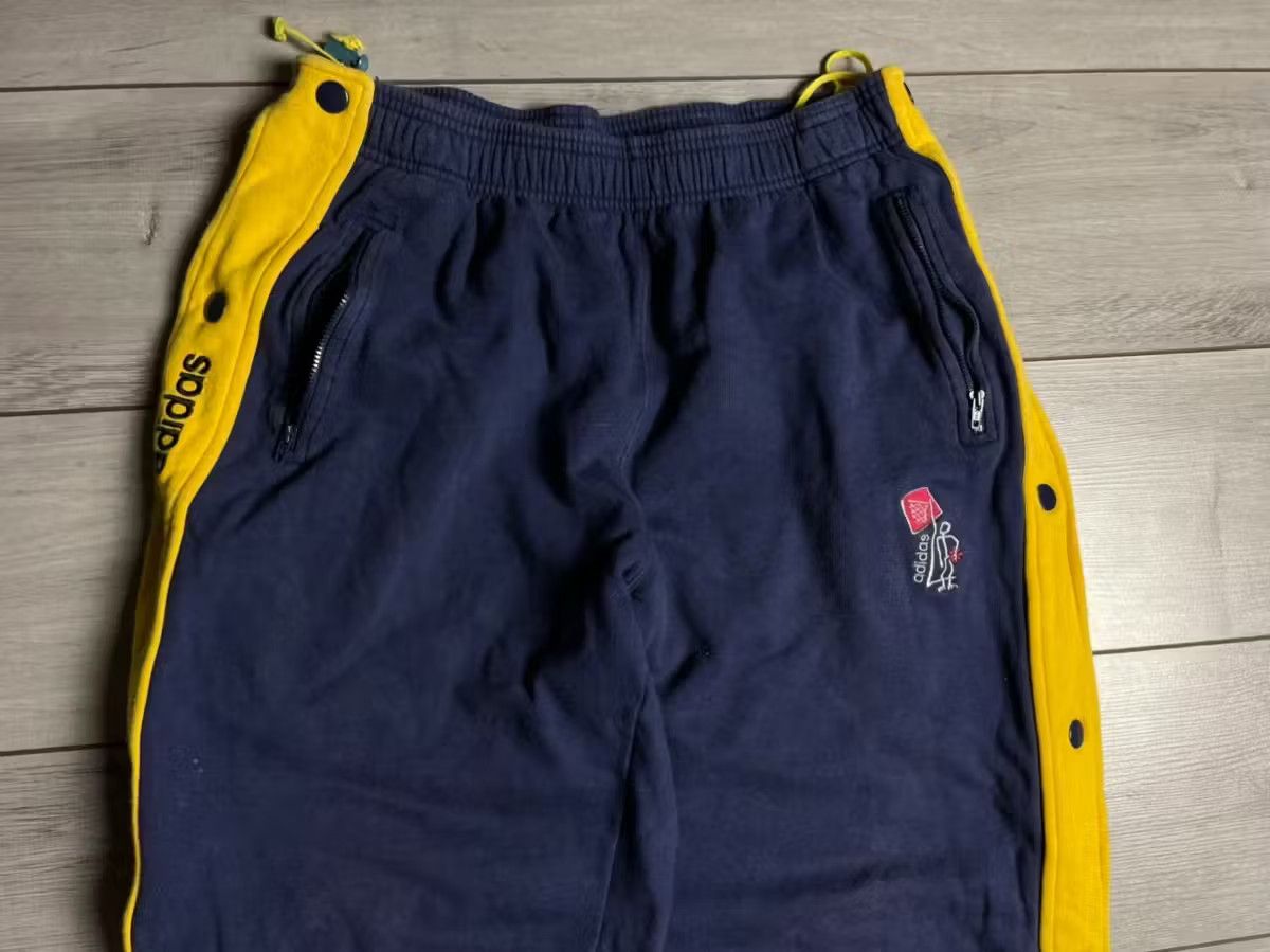 Adidas Adidas sweatpants buckle vintage 90s basketball size Medium Size US 32 / EU 48 - 3 Thumbnail