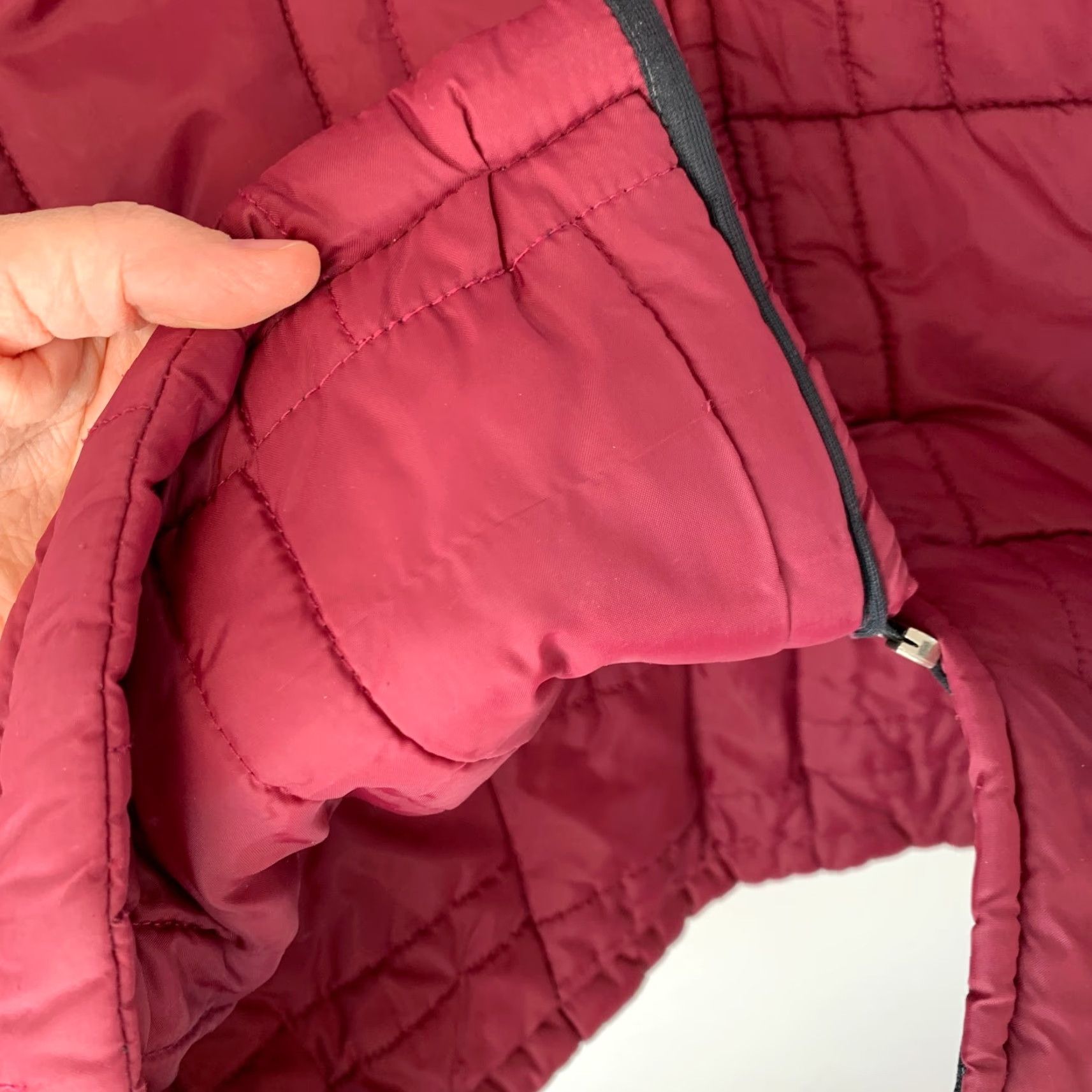 Vintage VINTAGE Unbranded Quilted Burgundy Puffer Jacket Coat Men 2XL Burgund y Quilted Winter Nylon Zip Lined Chest 52" Regular Mens Size US XXL / EU 58 / 5 - 6 Thumbnail