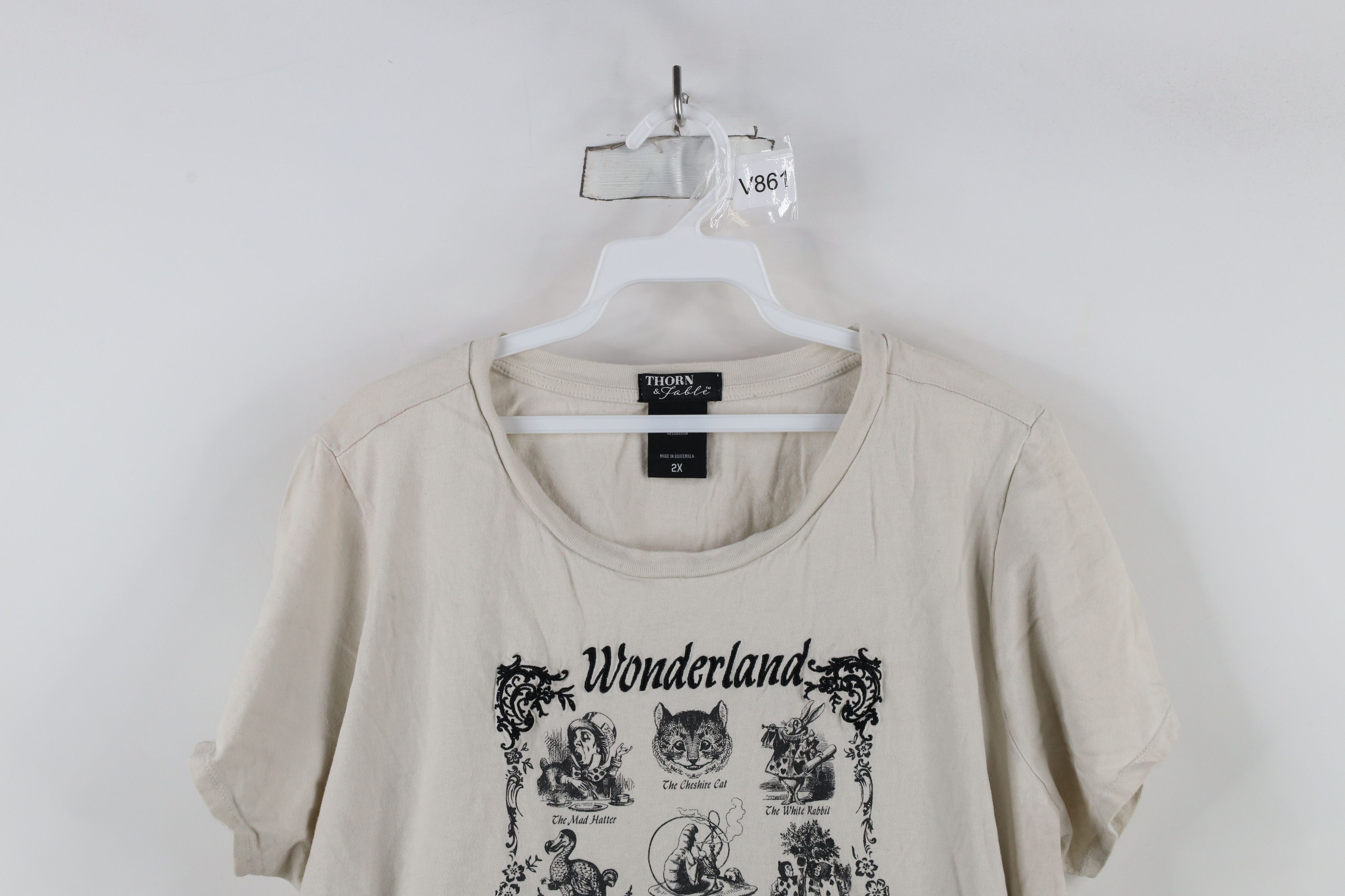 Vintage Thorn and Fable Cropped Alice In Wonderland T-Shirt Beige Size XXL / US 16-18 / IT 52-54 - 2 Thumbnail