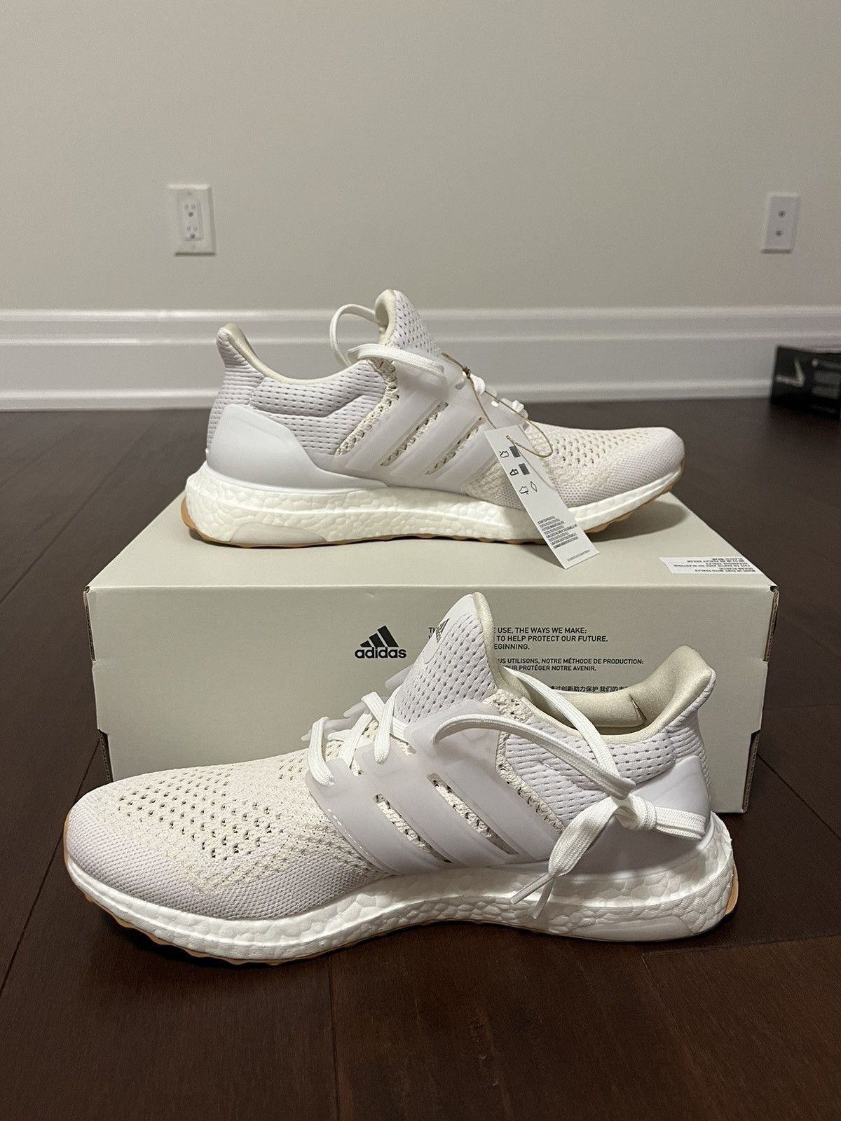 Adidas Adidas Ultraboost 1.0 white/gum US9W Size US 9 / IT 39 - 3 Thumbnail