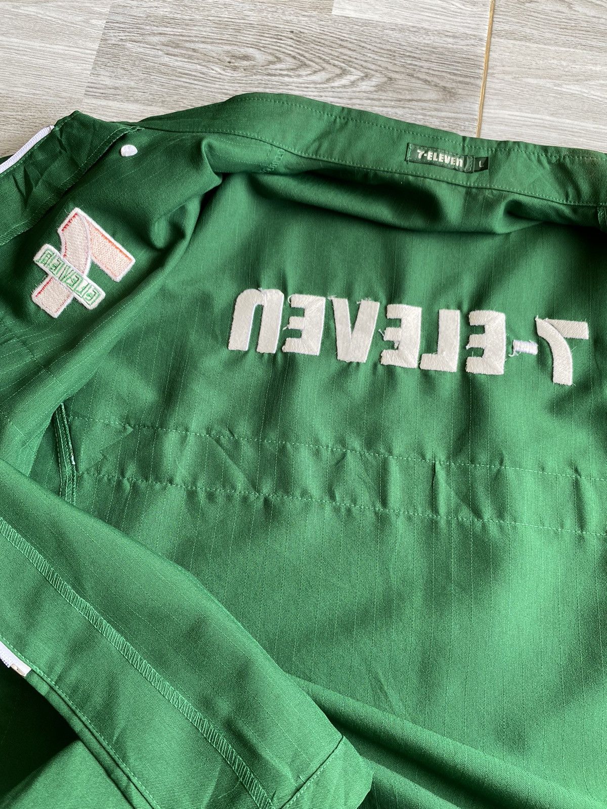 Japanese Brand × Vintage VTG 7-ELEVEN Uniform Shirt/Jacket Zip Up Size US L / EU 52-54 / 3 - 10 Thumbnail
