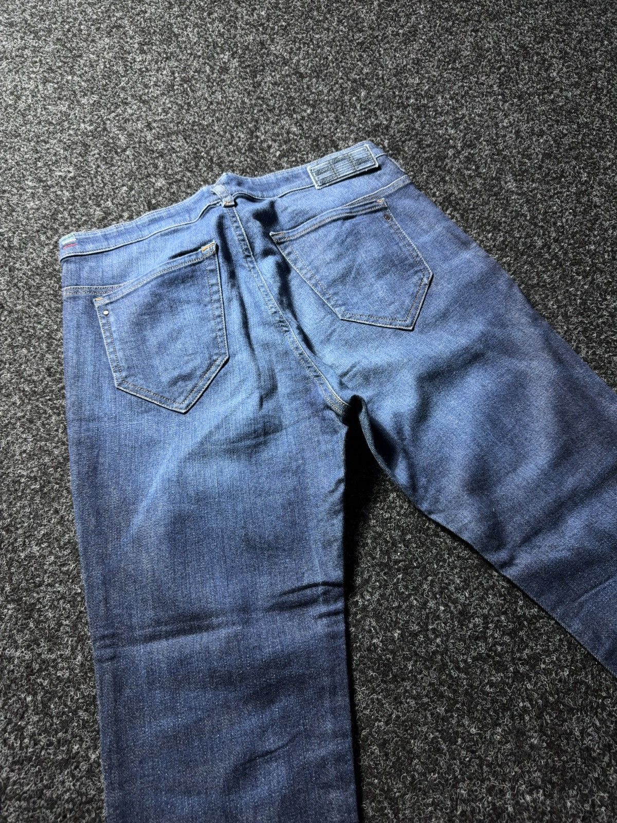 Diesel 00s Diesel Luxury Italy Chinelle Regular Slim Tapered Jeans Size 30" / US 8 / IT 44 - 16 Thumbnail