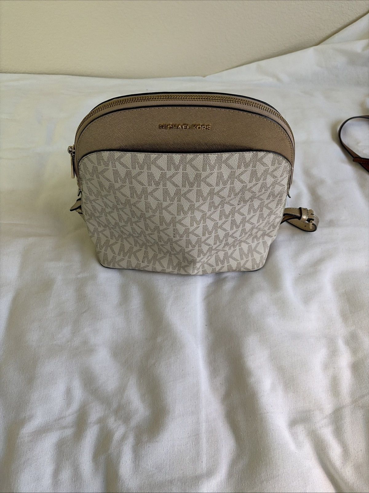 Michael Kors Michael Kors Signature Cream/Gold Backpack Size ONE SIZE - 1 Thumbnail