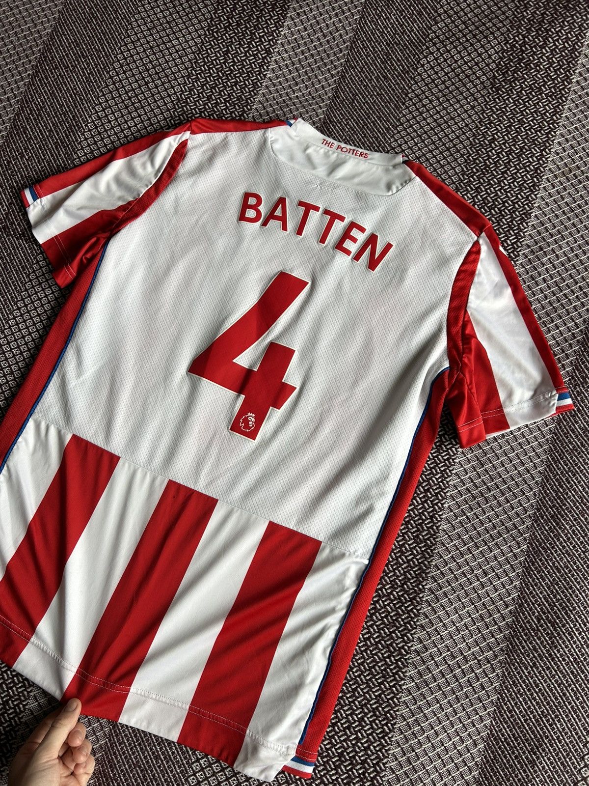 Vintage Stoke City England Home Soccer Jersey Stripes Size XL Size US XL / EU 56 / 4 - 10 Thumbnail