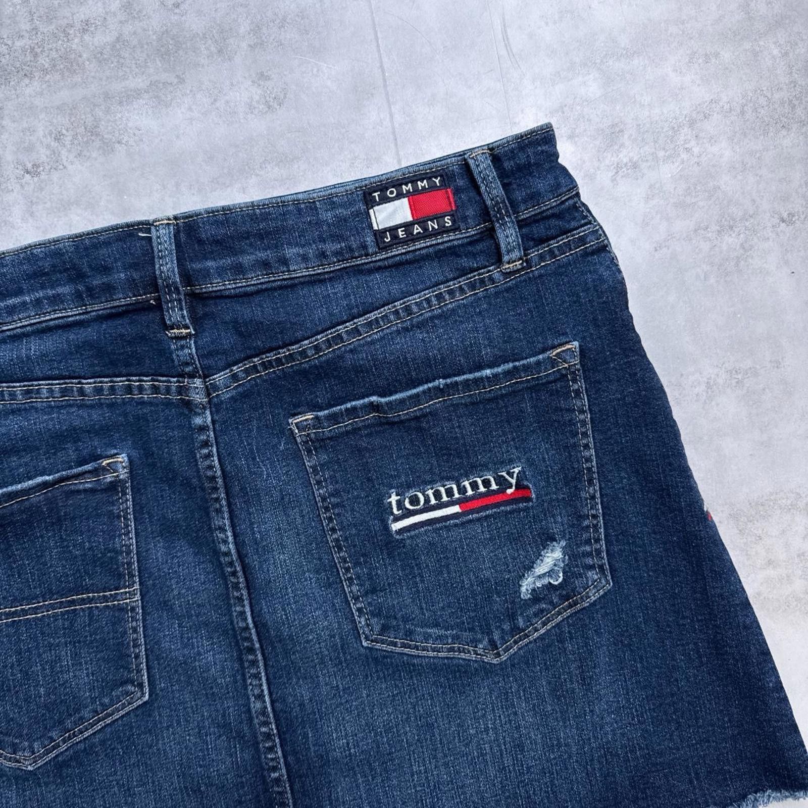 Tommy Hilfiger Y2K Tommy Hilfiger 00s Denim Skirt Size 32" / US 10 / IT 46 - 7 Thumbnail