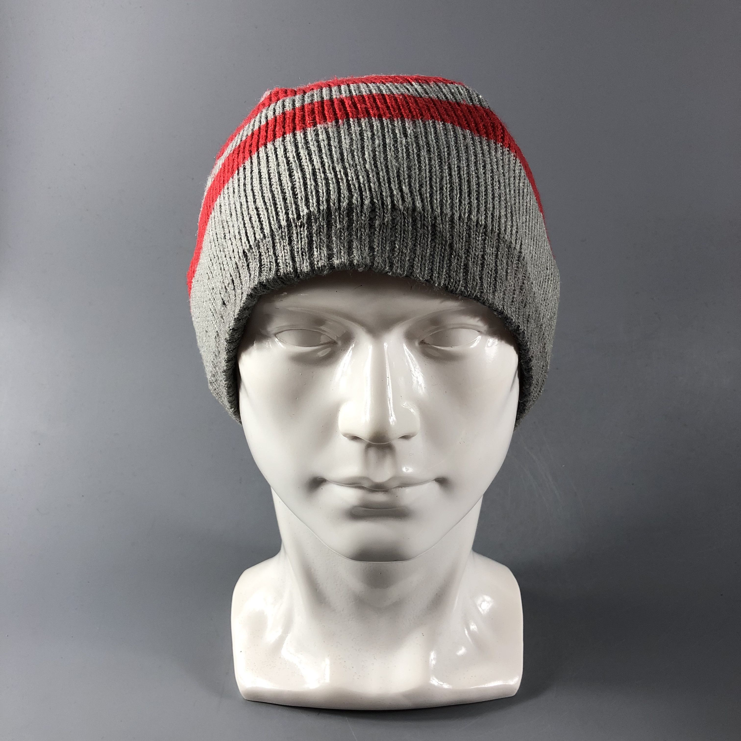 Oshkosh Striped Beanie Snowcap Snow Hat Ski Hat B572