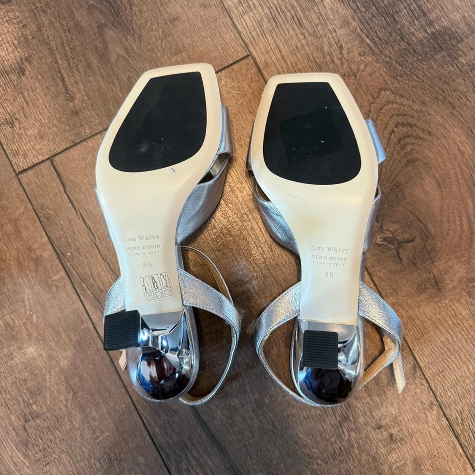 Ron White Ron White Silver ‘Ainsley’ Heels Size 39 Size US 8 / IT 38 - 6 Thumbnail