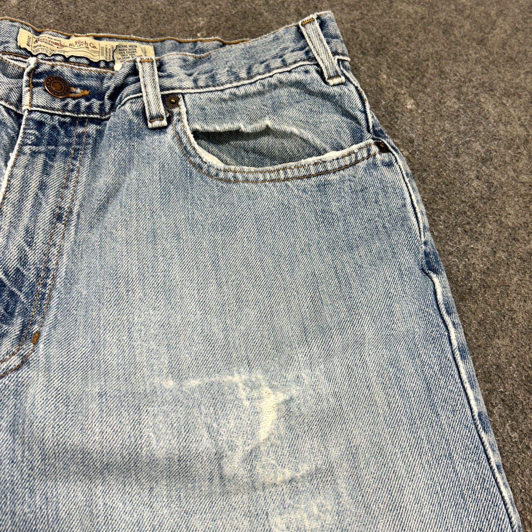 Abercrombie & Fitch VINTAGE Abercrombie Jeans Mens 34x29 Blue Bootcut Distressed READ HEMMED USA 90s Size US 34 / EU 50 - 4 Thumbnail