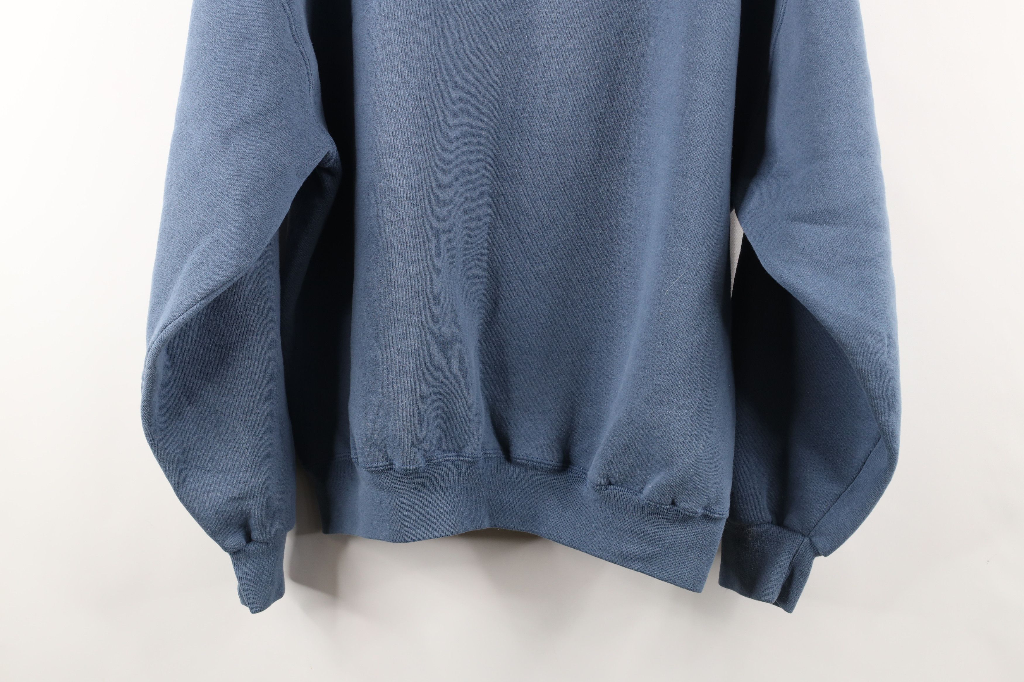 Russell Athletic × Vintage Vintage 90s Russell Athletic Distressed Crewneck Sweatshirt Size US XL / EU 56 / 4 - 11 Thumbnail