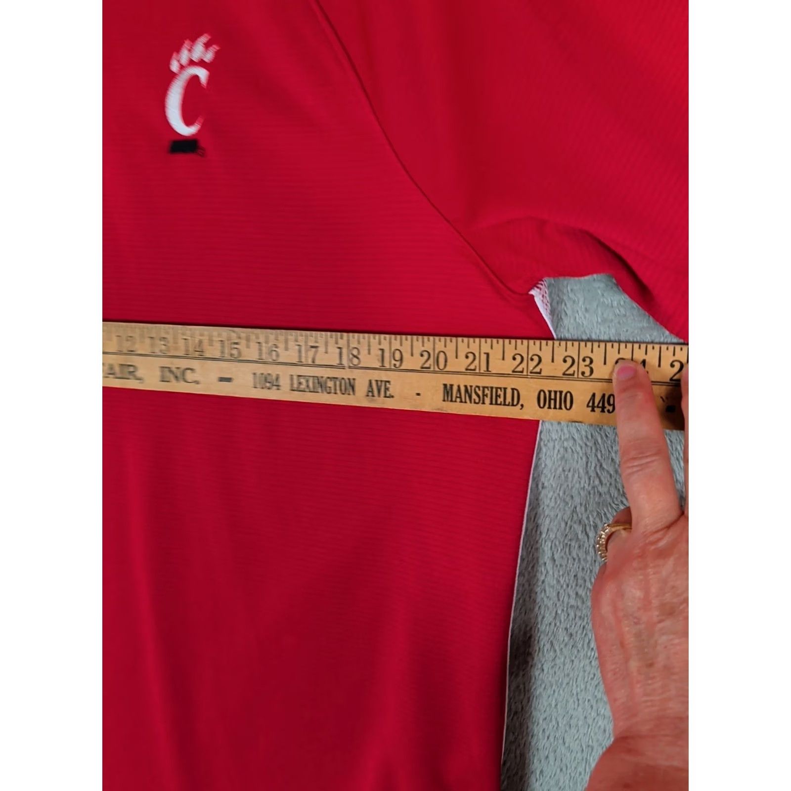 Under Armour Under Armour Cincinnati Bearcats Heatgear Golf Polo Shirt Red Short Sleeve M Mens Shirt Polo Size US M / EU 48-50 / 2 - 7 Thumbnail