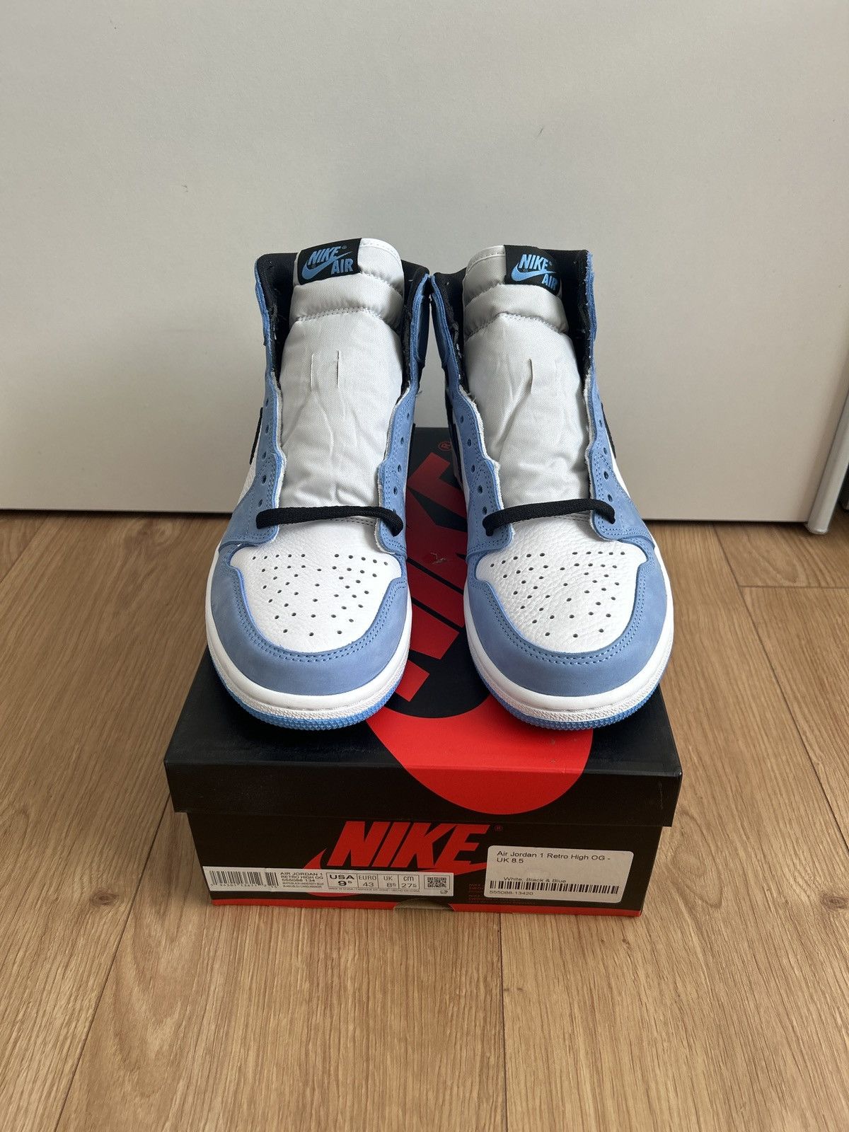 Jordan Brand Air Jordan 1 Retro High OG “University Blue” 2021 Size US 9.5 / EU 42-43 - 4 Thumbnail