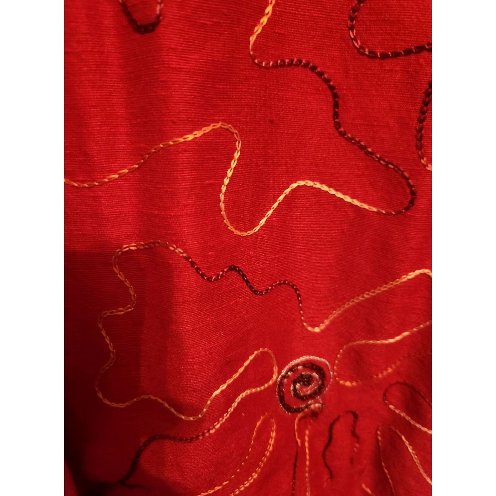 Vintage Tantrums Jacket Red Silk Blend Embroidered 2X Women Blazer, Plus Size, Dry Clean Only, Buttonless? (Note: Original did not specify buttons) Size XXL / US 16-18 / IT 52-54 - 3 Thumbnail