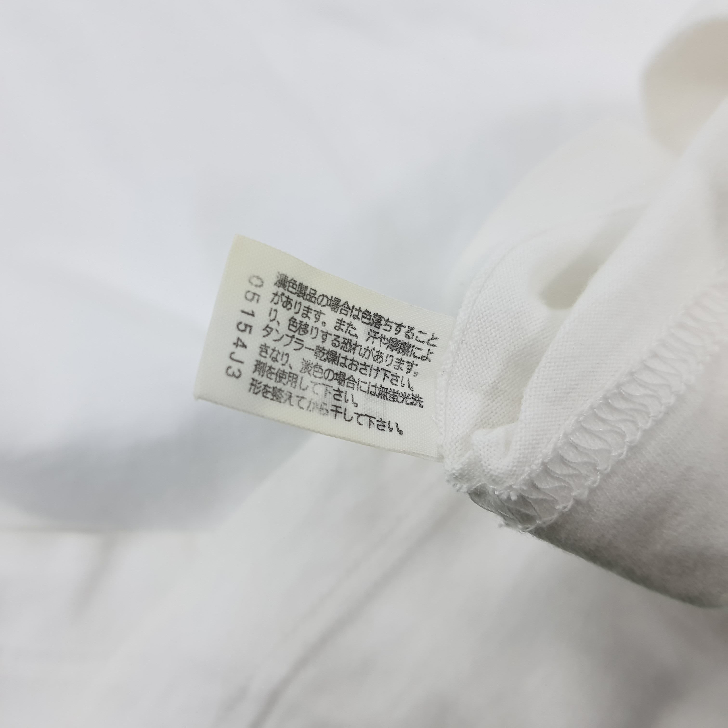 Burberry × Vintage Vintage Burberry London Spell Out Nova Check Tshirt Size US M / EU 48-50 / 2 - 6 Thumbnail