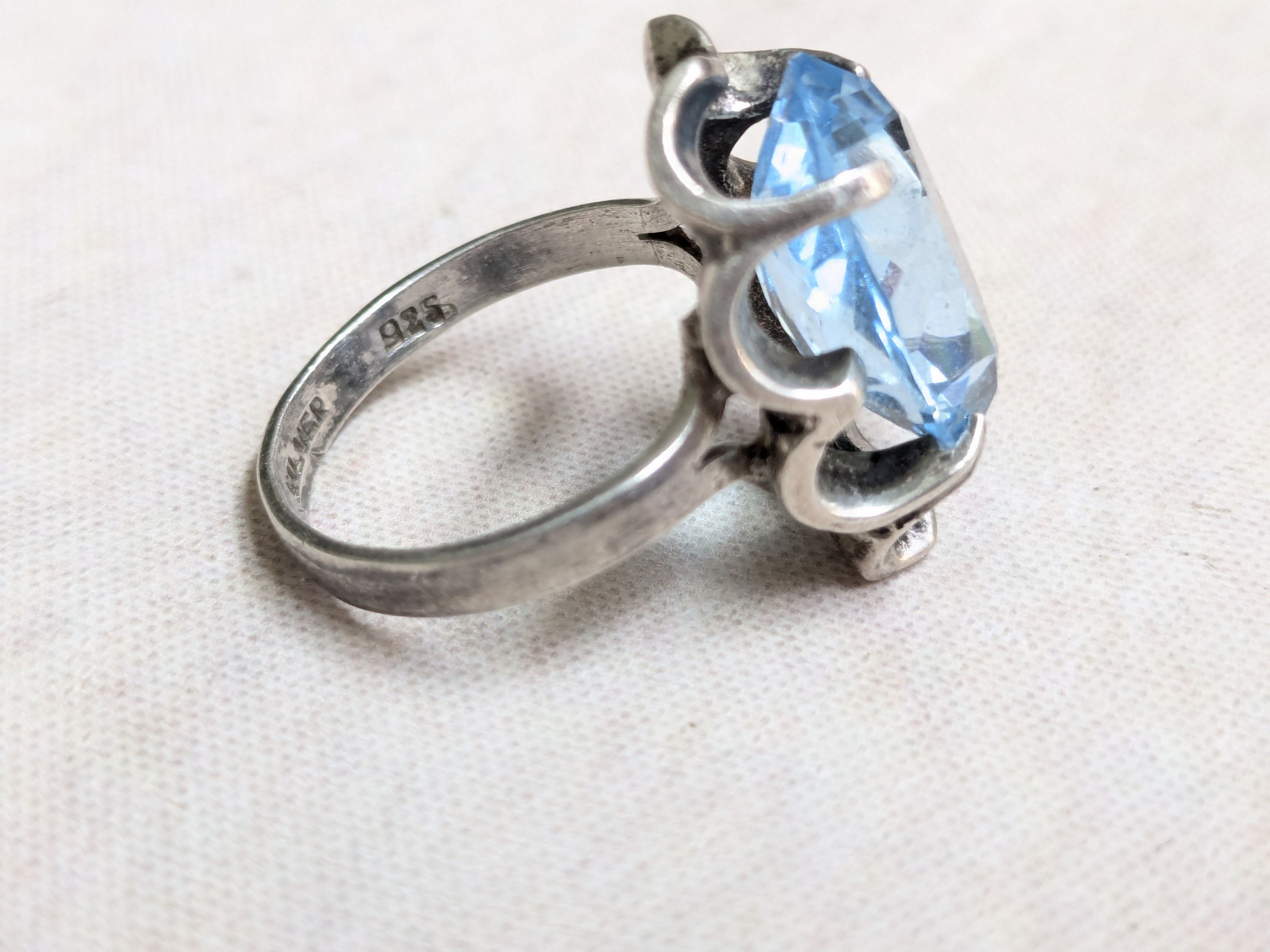 Jewelry Vintage Sterling Silver Ring Blue Glass 9.5 Oval Cocktail Size ONE SIZE - 5 Thumbnail