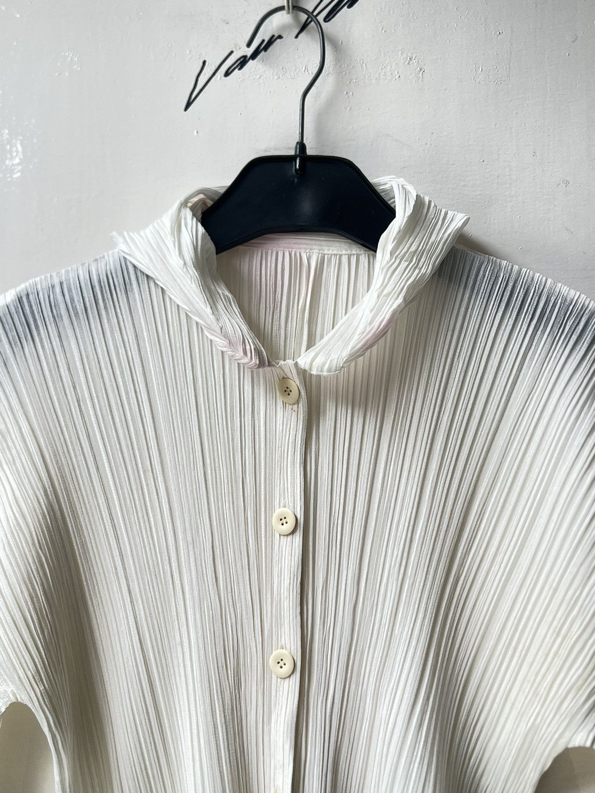 Pleats Please Issey Miyake ISSEY MIYAKE PLEATS PLEASE White Shirt Size US S / EU 44-46 / 1 - 3 Thumbnail