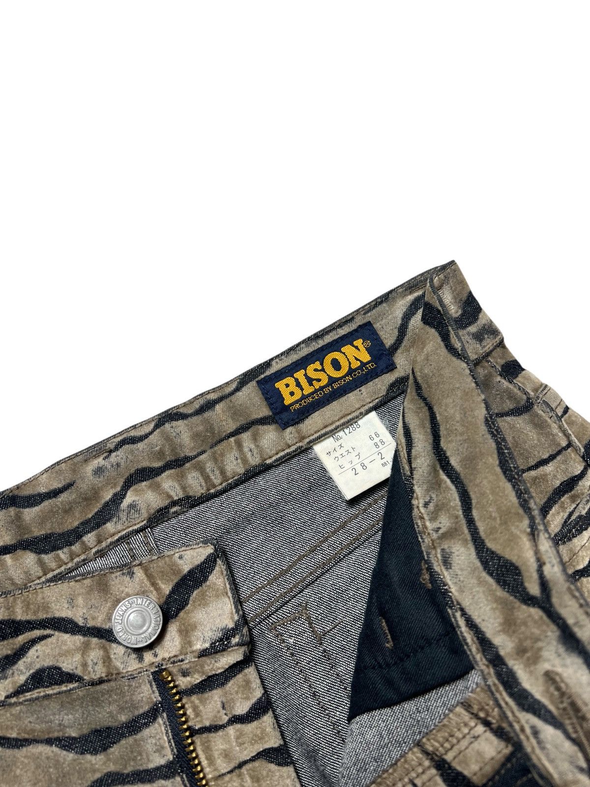 Japanese Brand Sick Vintage Bison Zebras Art Super Flared Pants Size US 28 / EU 44 - 6 Thumbnail