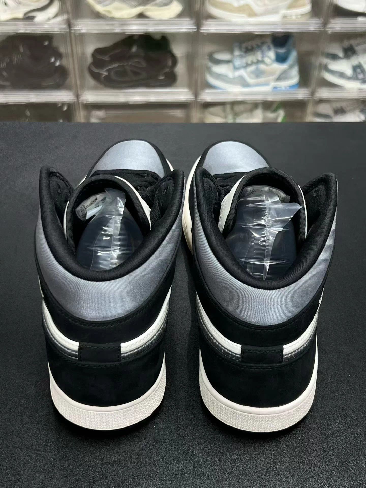 Jordan Brand AJ1 Mid "Satin Earl Grey" Black White 43 - Excellent Cond. Size US 10 / EU 43 - 6 Thumbnail