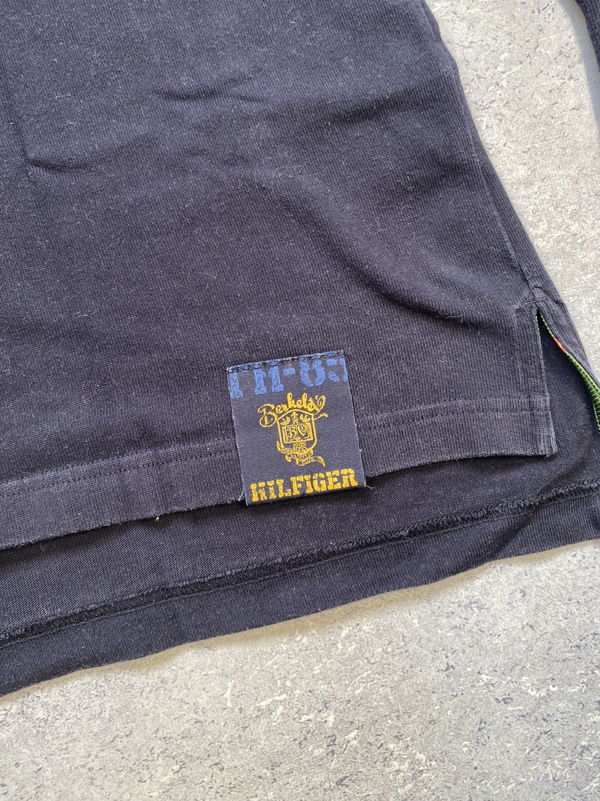 Tommy Hilfiger × Vintage Tommy Hilfiger Men’s Sweatshirt with Big Logo Size US M / EU 48-50 / 2 - 8 Thumbnail