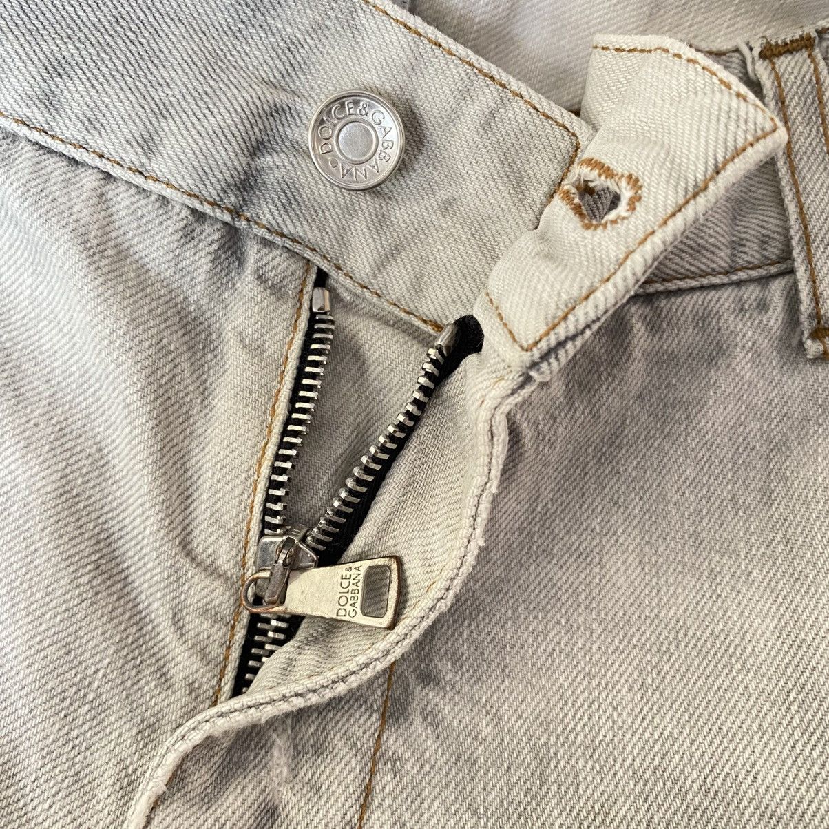 Dolce & Gabbana DOLCE & GABBANA® Light Grey Distressed Straight-Leg Jeans Size US 39 - 17 Thumbnail