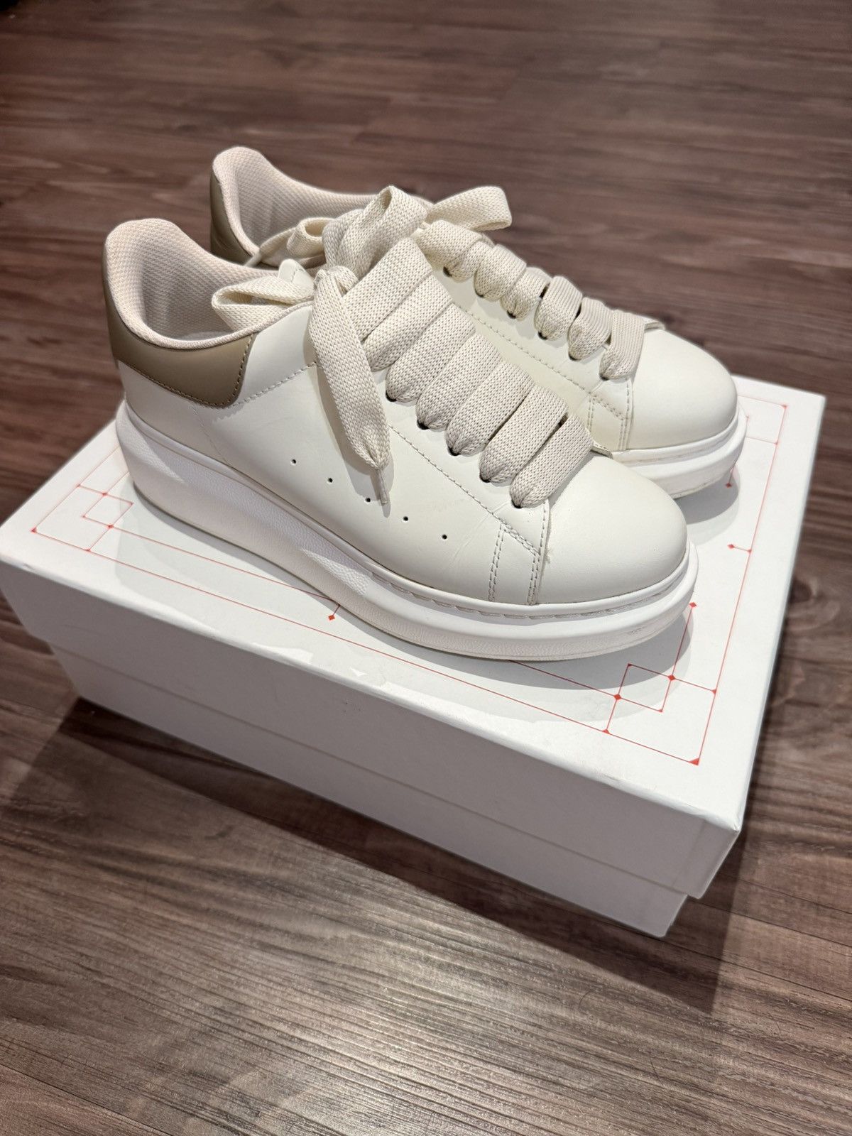 Alexander McQueen Alexander Mcqueen oversized sneaker Size US 6.5 / IT 36.5 - 2 Thumbnail