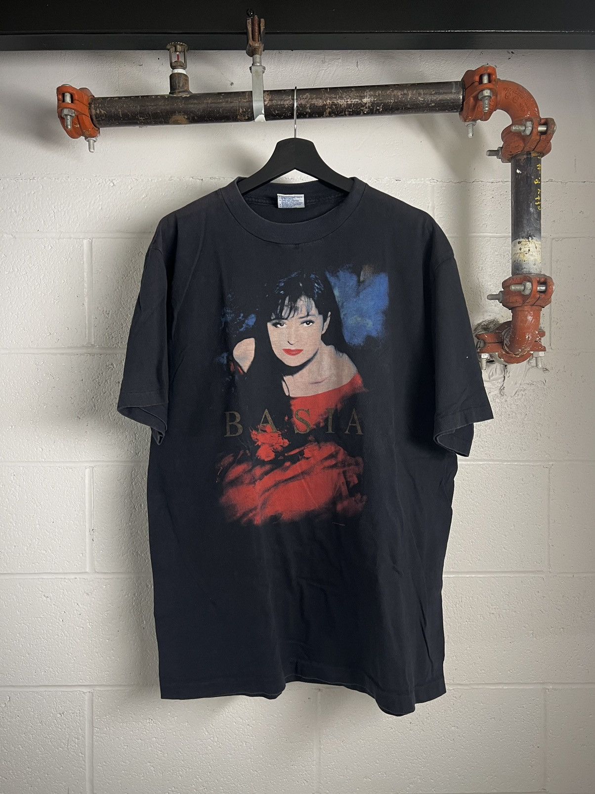 Vintage Vintage + Faded Basia Sony T-Shirt Size US XL / EU 56 / 4 - 1 Thumbnail