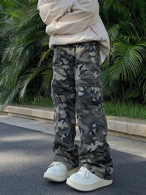 Other Stylish Camo Cargo Pants Size US 33 - 1 Thumbnail