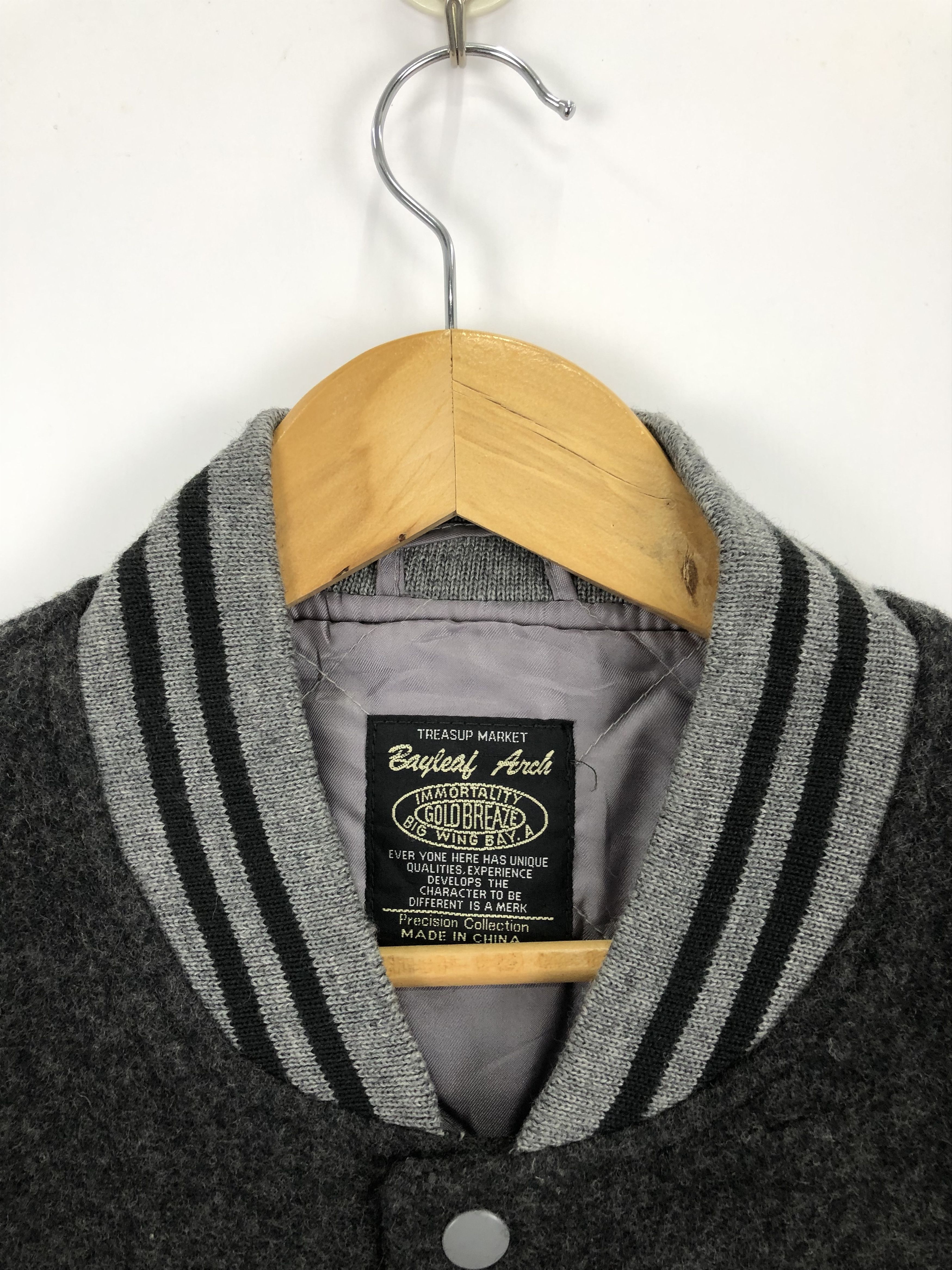 Vintage Vintage 90s Bayleaf Arch Wool Varsity Jacket V0305 Size US L / EU 52-54 / 3 - 7 Thumbnail