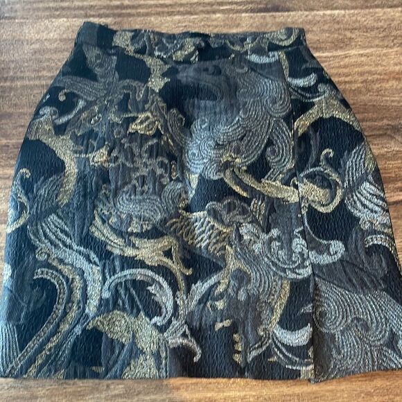 Gianfranco Ferre Gianfranco Ferre vintage jacquard baroque skirt US 4 Size 27" / US 4 / IT 40 - 6 Thumbnail
