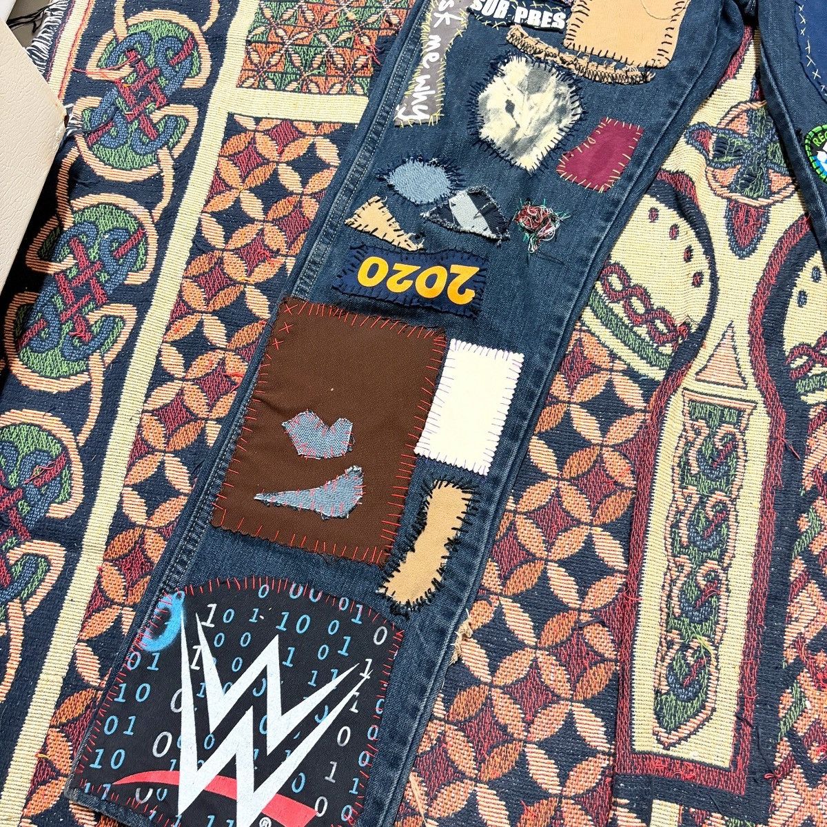 Wrangler Custom Handstitched Patch Collage Style Wrangler Jeans Size US 29 - 4 Thumbnail