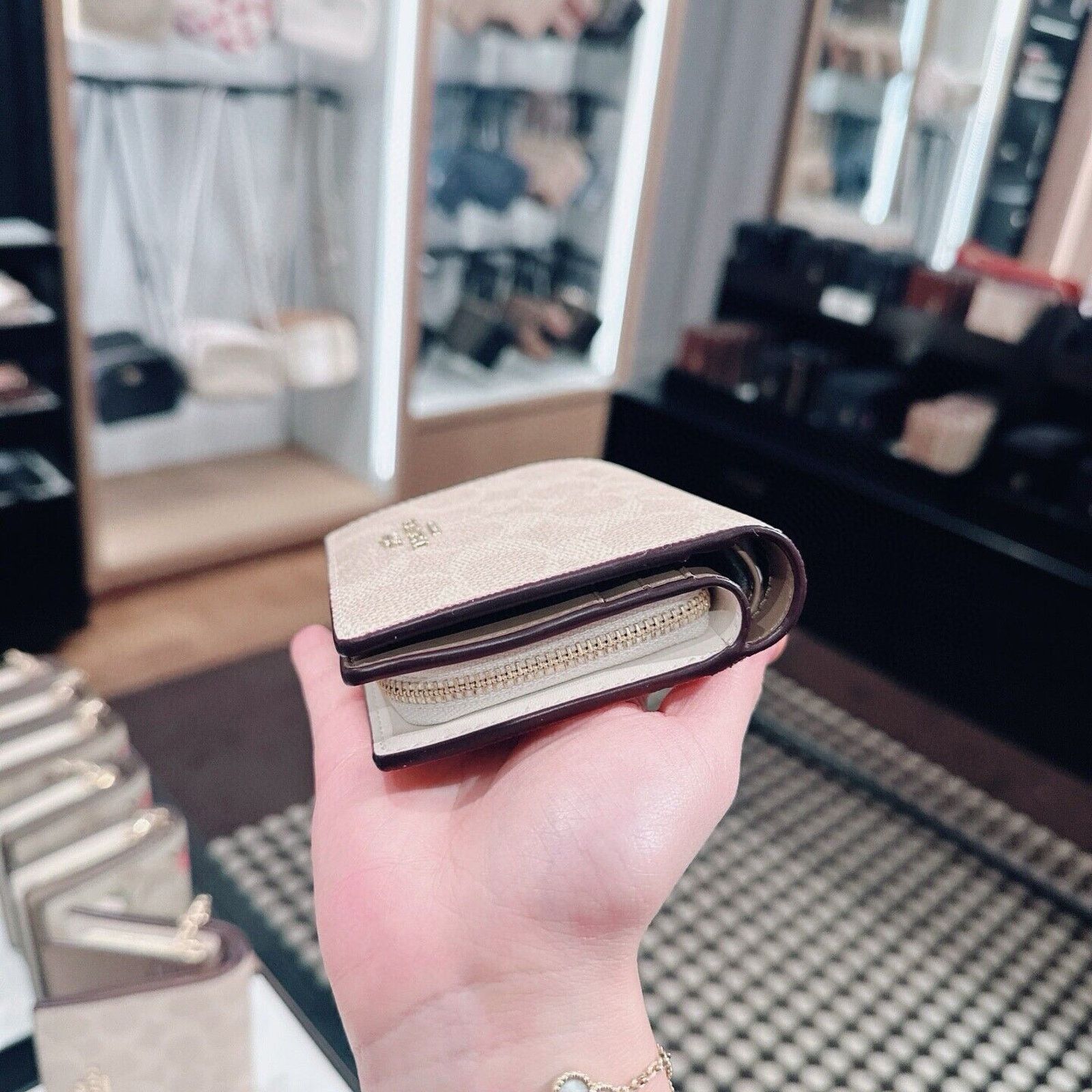 Coach NWT Coach Snap Wallet CW789 Gold /Sand/Chalk Signature Size ONE SIZE - 5 Thumbnail