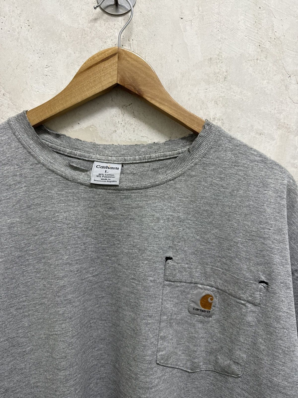 Carhartt 2000s Distressed Carhartt Pocket L/S Tees Size US L / EU 52-54 / 3 - 5 Thumbnail