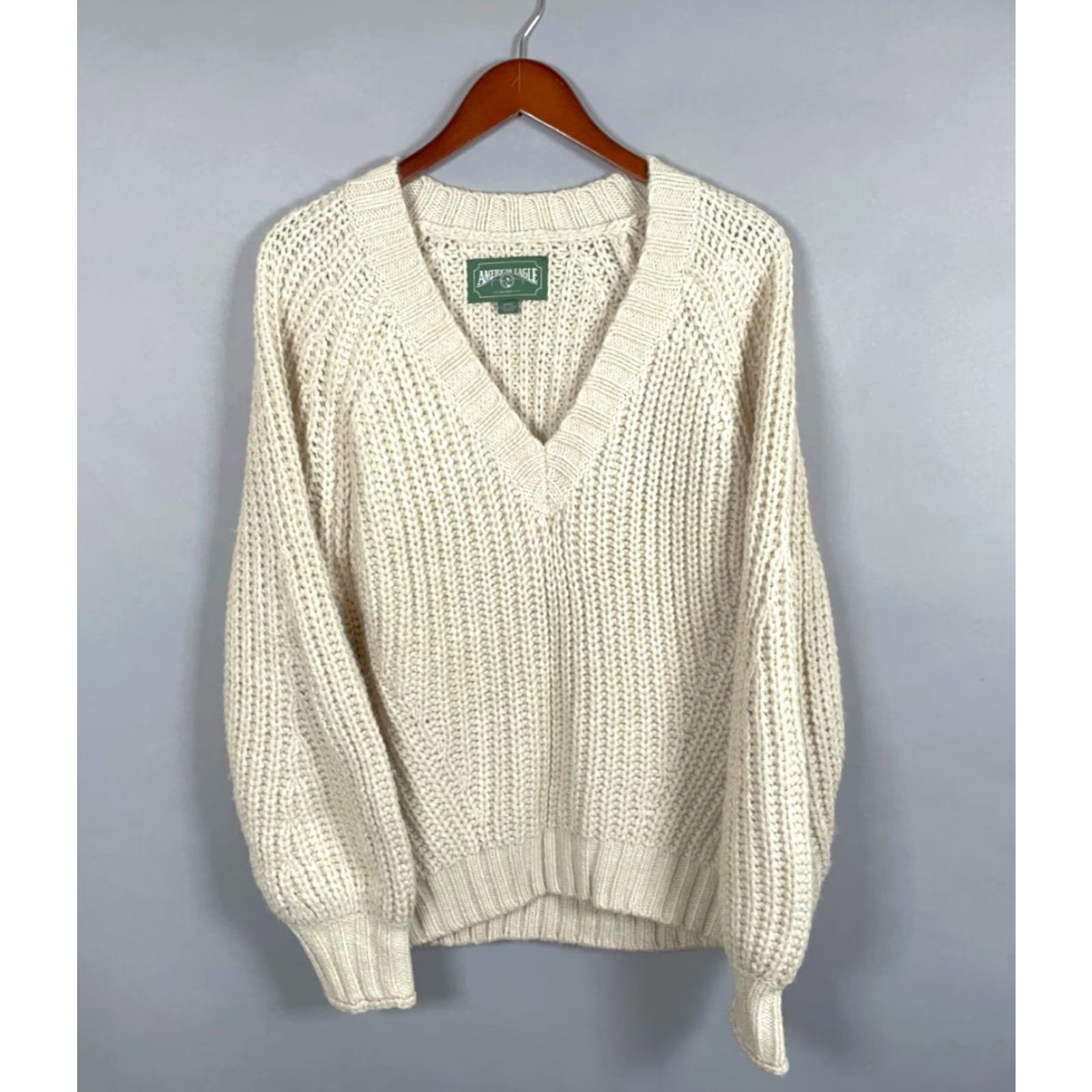 American Eagle Outfitters American Eagle Outfitters Sweater Adult Medium Beige V-Neck Chunky Knit Midweight Size US M / EU 48-50 / 2 - 2 Thumbnail