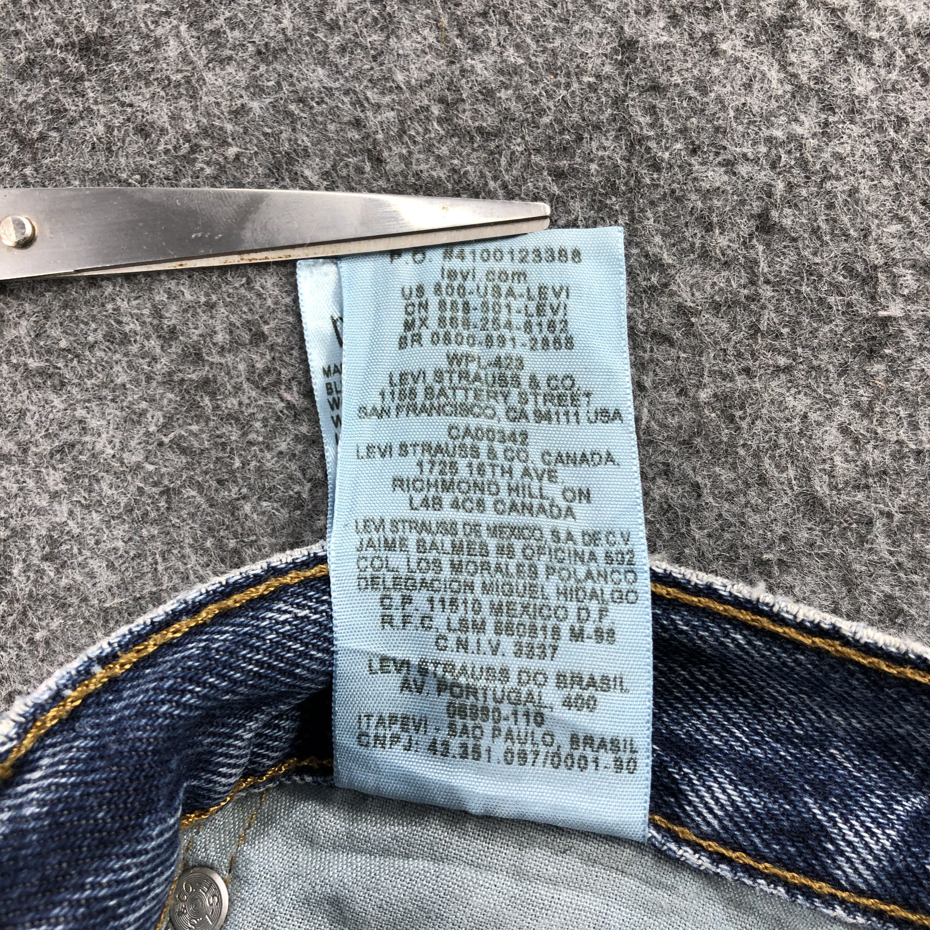 Levi's Vintage Levis 514 Jeans Blue Distressed Hem KJ519 Size US 36 / EU 52 - 12 Thumbnail