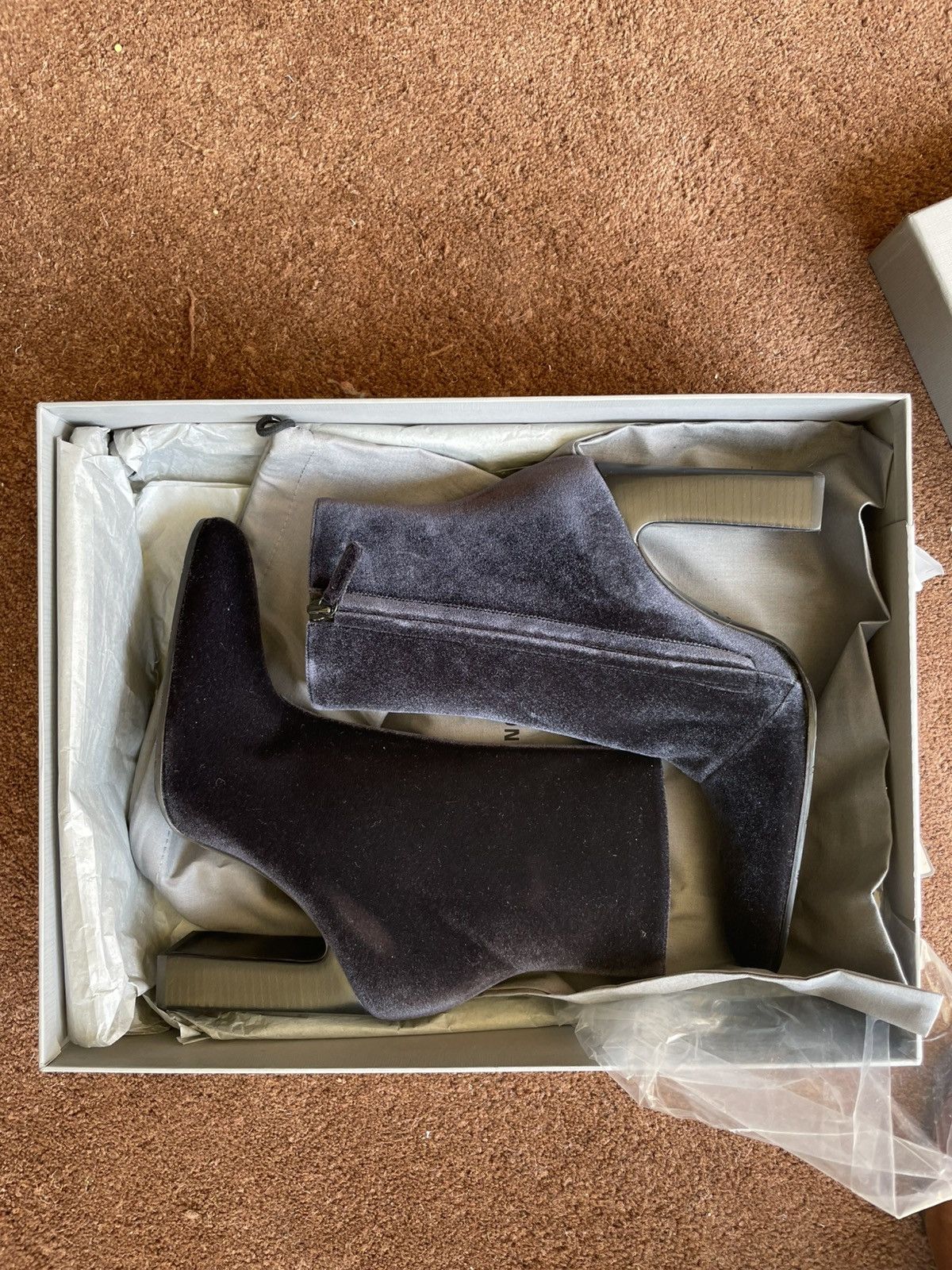 Balenciaga Balenciaga Velvet Heeled boots Size US 8 / IT 38 - 9 Thumbnail