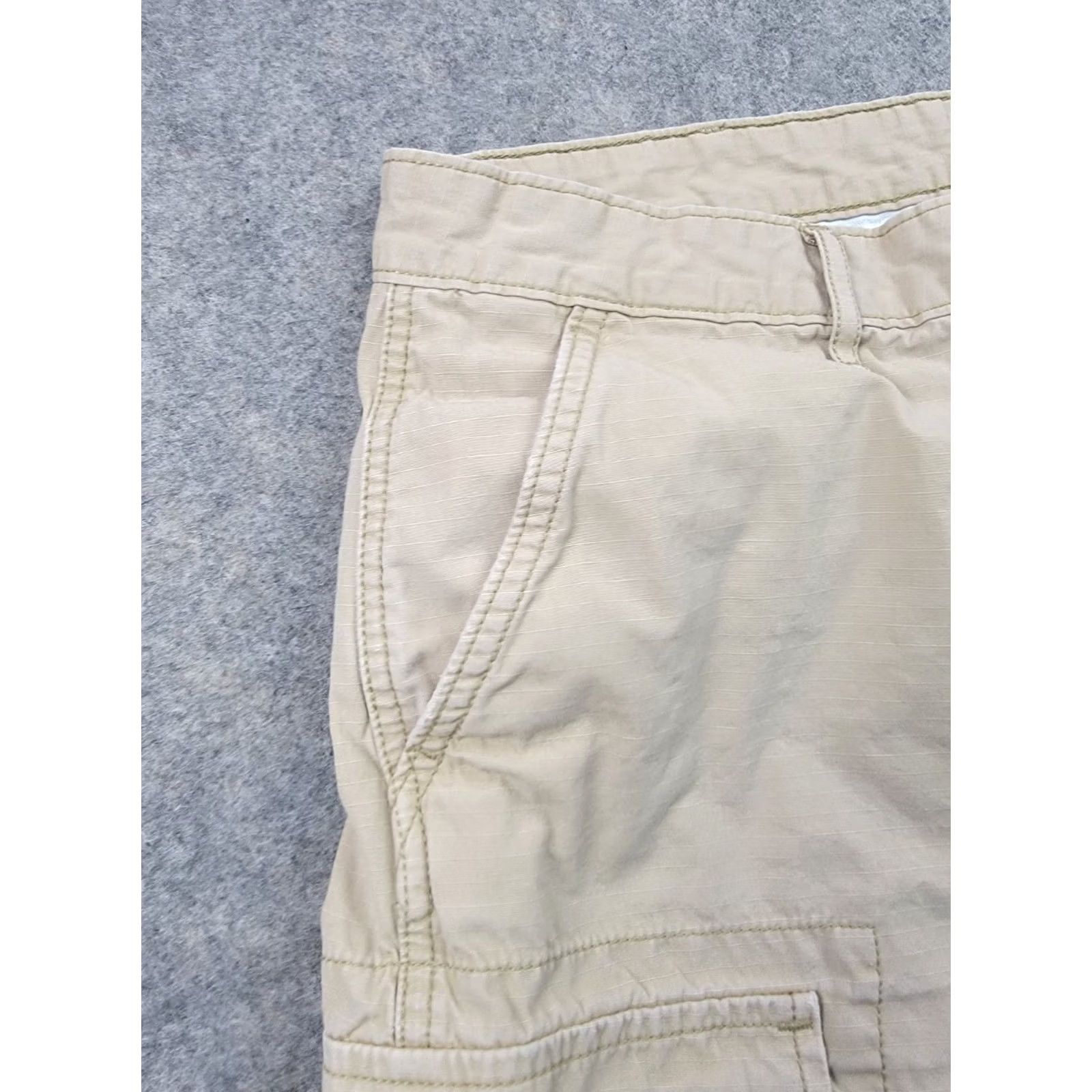Levi's Levis Cargo Shorts Mens 36 Tan Cargo Inseam 8" Outdoor Casual Size US 36 / EU 52 - 5 Thumbnail