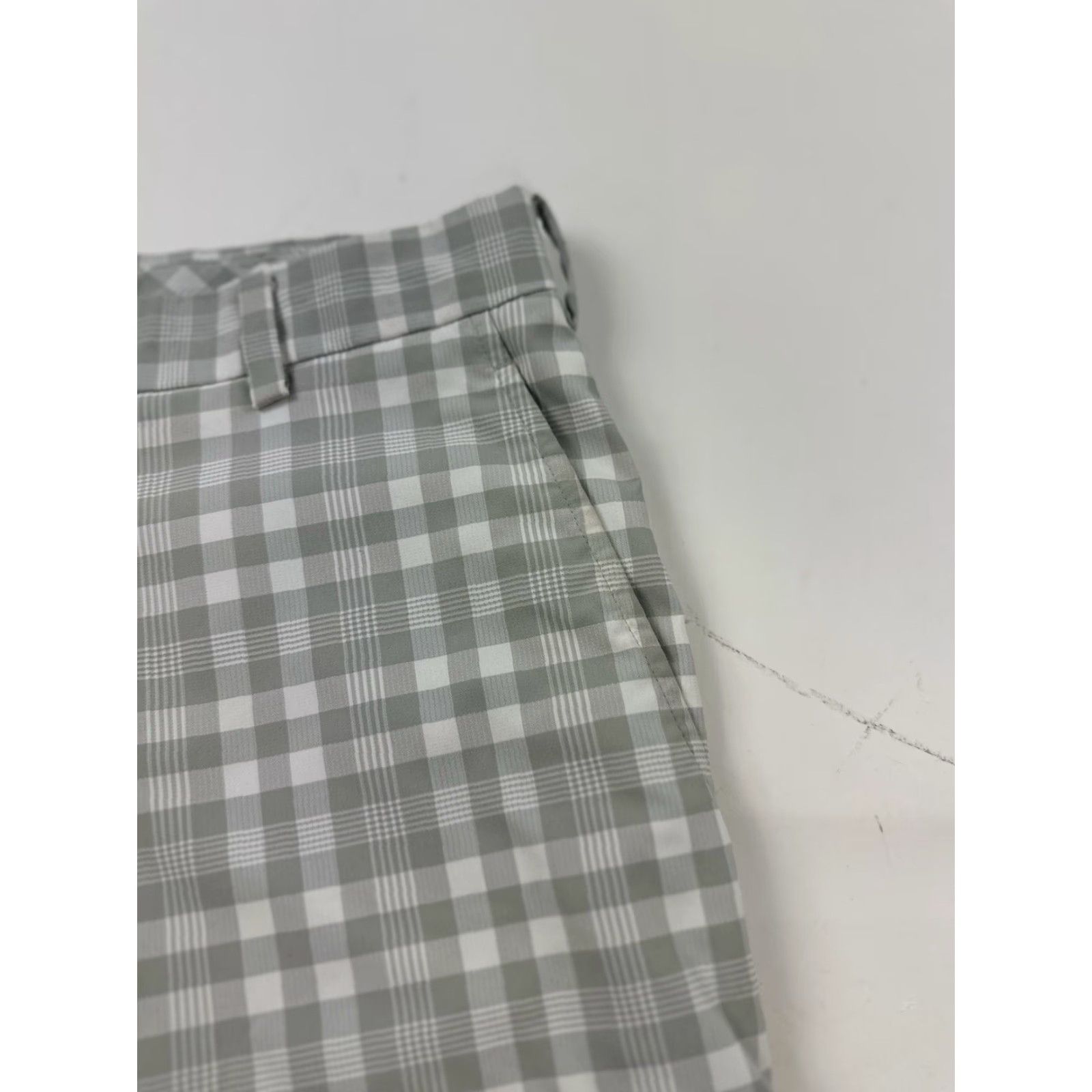 Nike Nike Golf Shorts Men’s 34 Grey Plaid Chino Sports Tiger Woods Casual Mens 34 Grey plaid Nike Shorts Size US 34 / EU 50 - 4 Thumbnail