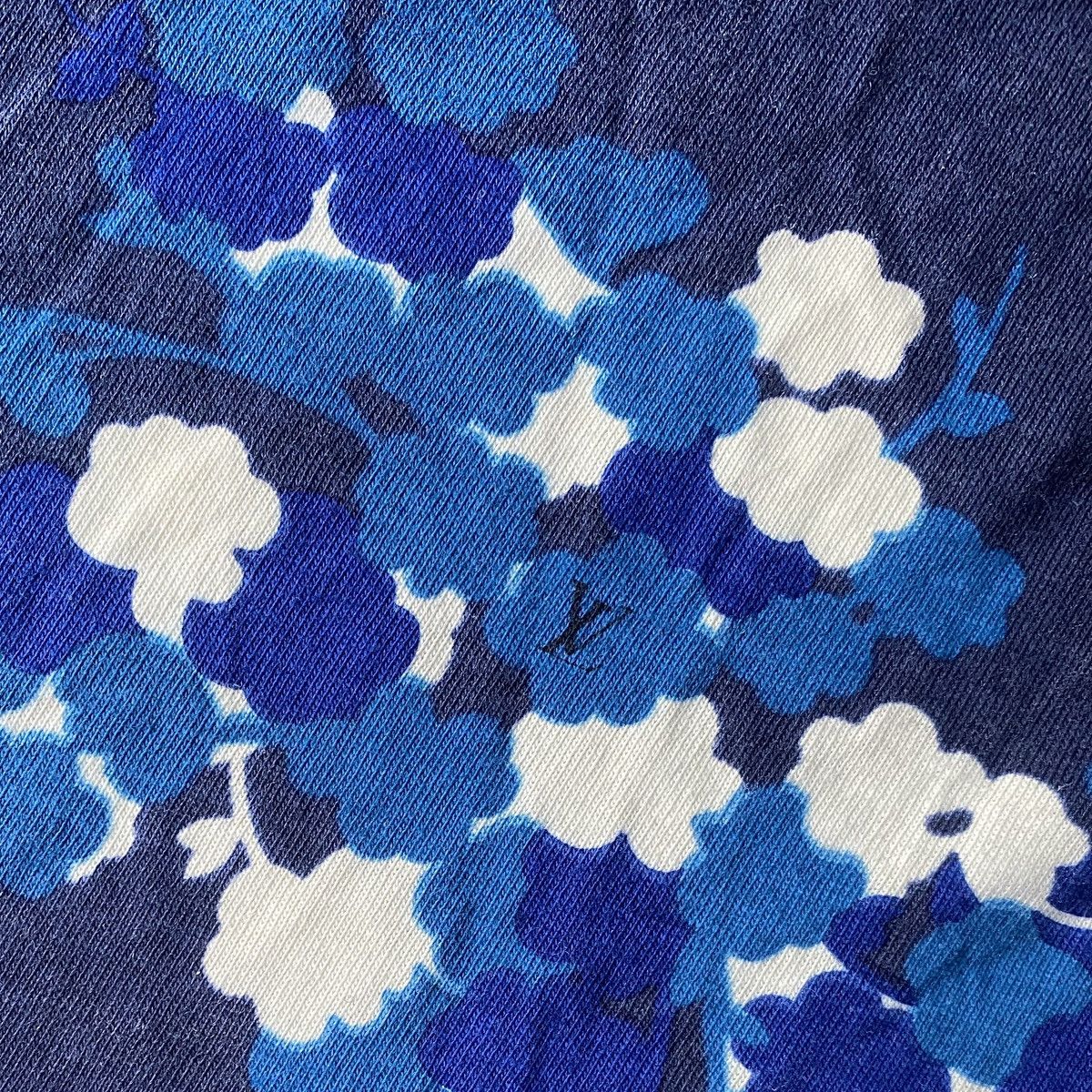 Louis Vuitton SS07 Floral L/S Size US L / EU 52-54 / 3 - 9 Thumbnail