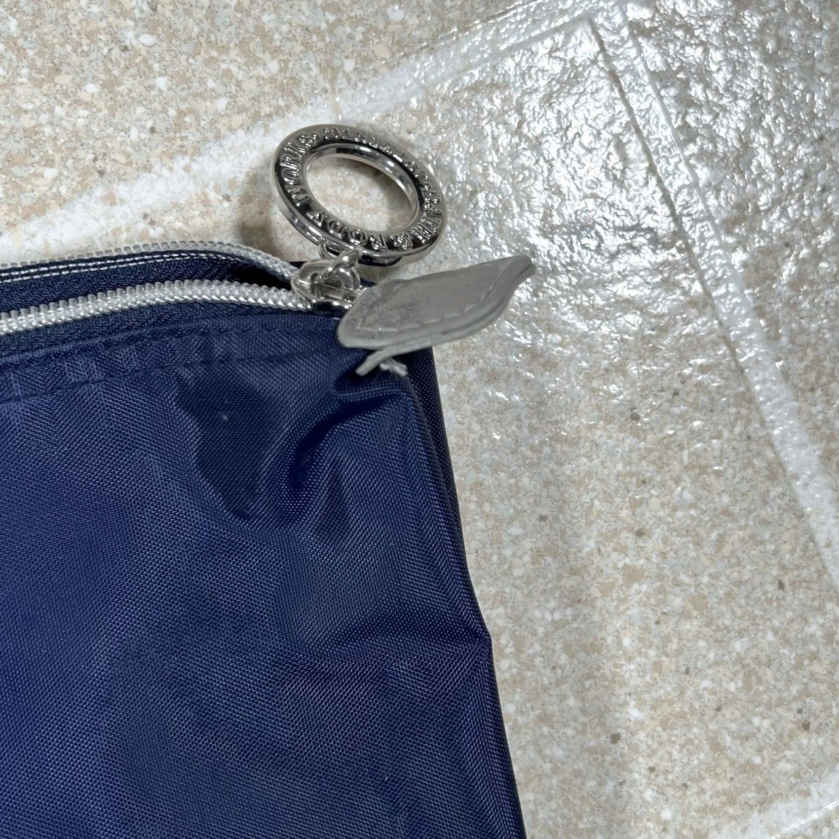 Vintage Bath & Body Works Tote Bag Large Navy Blue Zip Bag Women Size ONE SIZE - 4 Thumbnail
