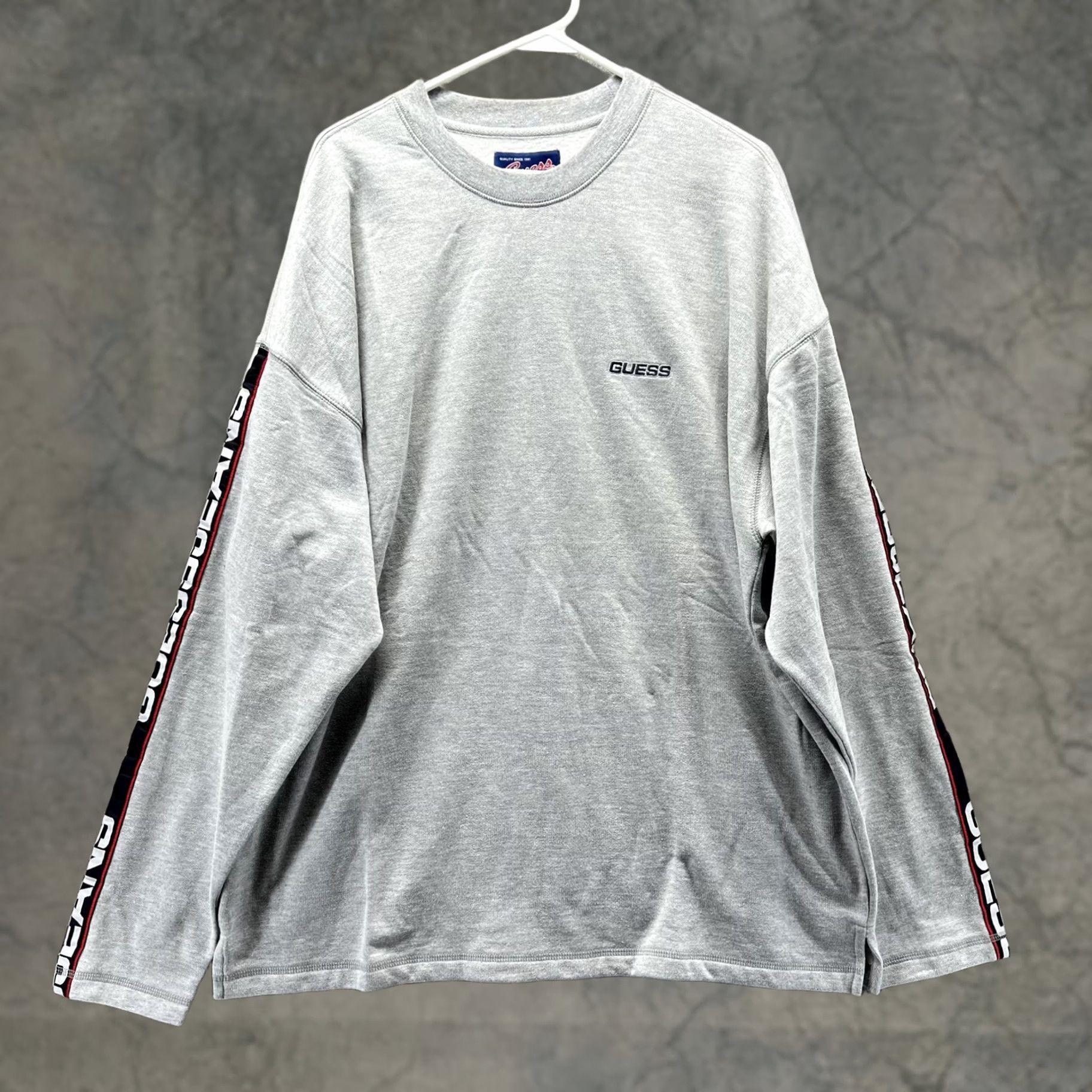 Guess GUESS Sweatshirt Mens XL Gray Logo Sleeve Pullover Fleece Crewneck Embroidered Tape KS Size US XL / EU 56 / 4 - 1 Thumbnail