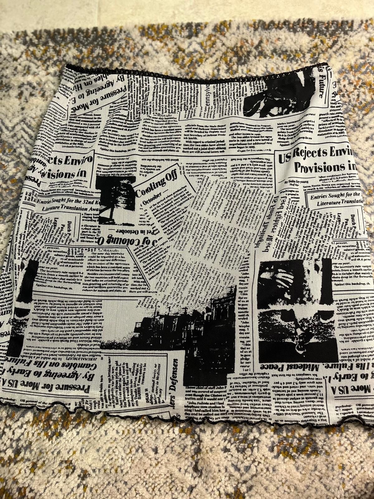 PRINCESS POLLY Newspaper Print Mesh Skirt Size 30" / US 8 / IT 44 - 1 Thumbnail