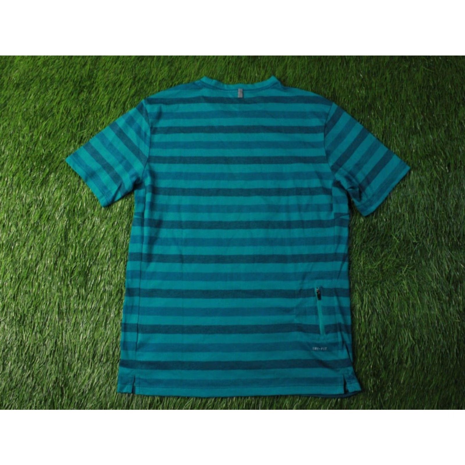 Nike Nike Running Shirt Mens M Green Jersey 2015 T-Shirt Short Sleeve Crew Neck Classic Fit 60cm 48cm Pit to Pit Size US M / EU 48-50 / 2 - 7 Thumbnail