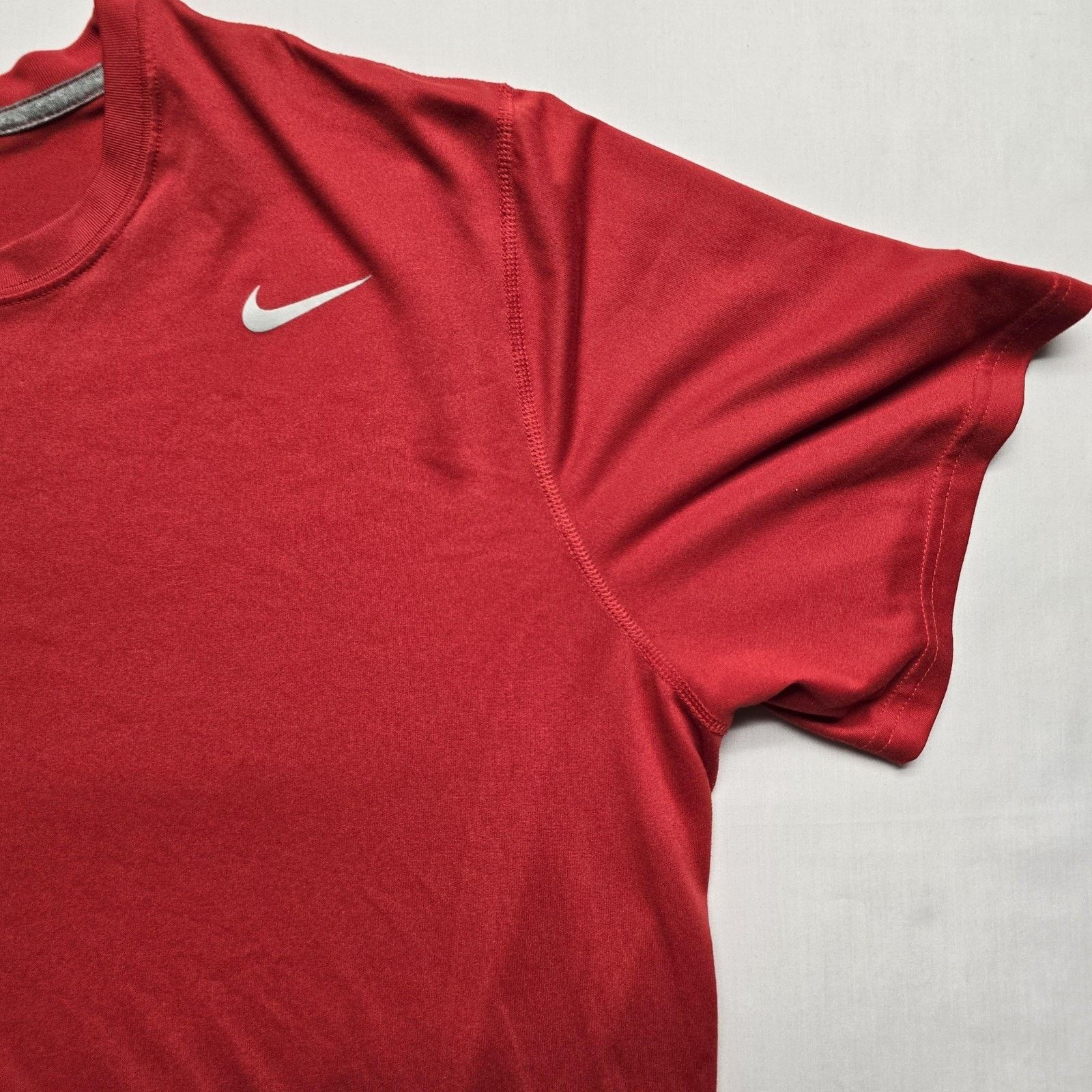 Nike Nike Shirt Mens XL Red Dri-FIT Performance Invesco Gym Size US XL / EU 56 / 4 - 4 Thumbnail