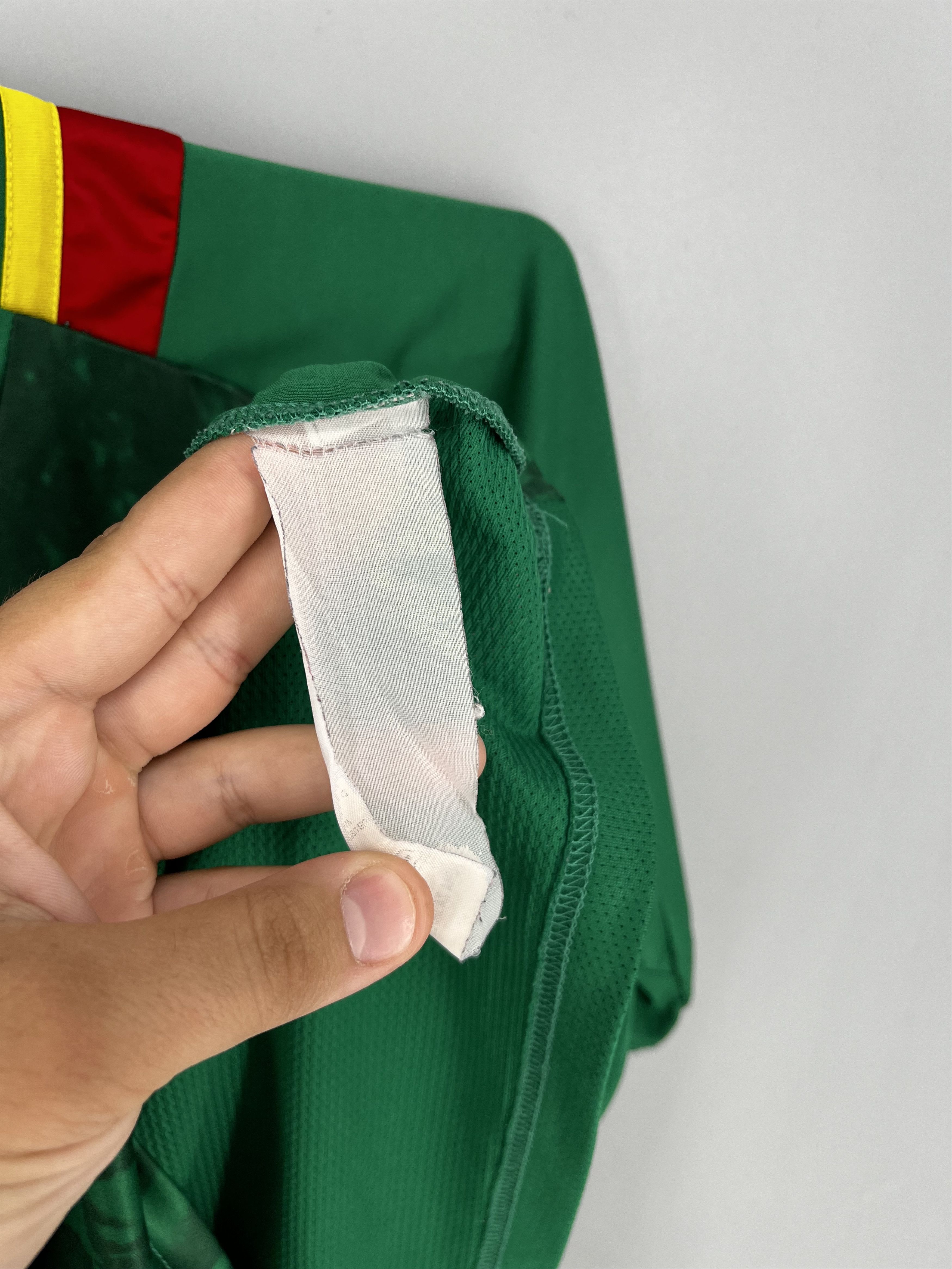 Puma CAMEROON 2012 2013 NATIONAL TEAM HOME FOOTBALL SHIRT SOCCER Size US M / EU 48-50 / 2 - 9 Thumbnail