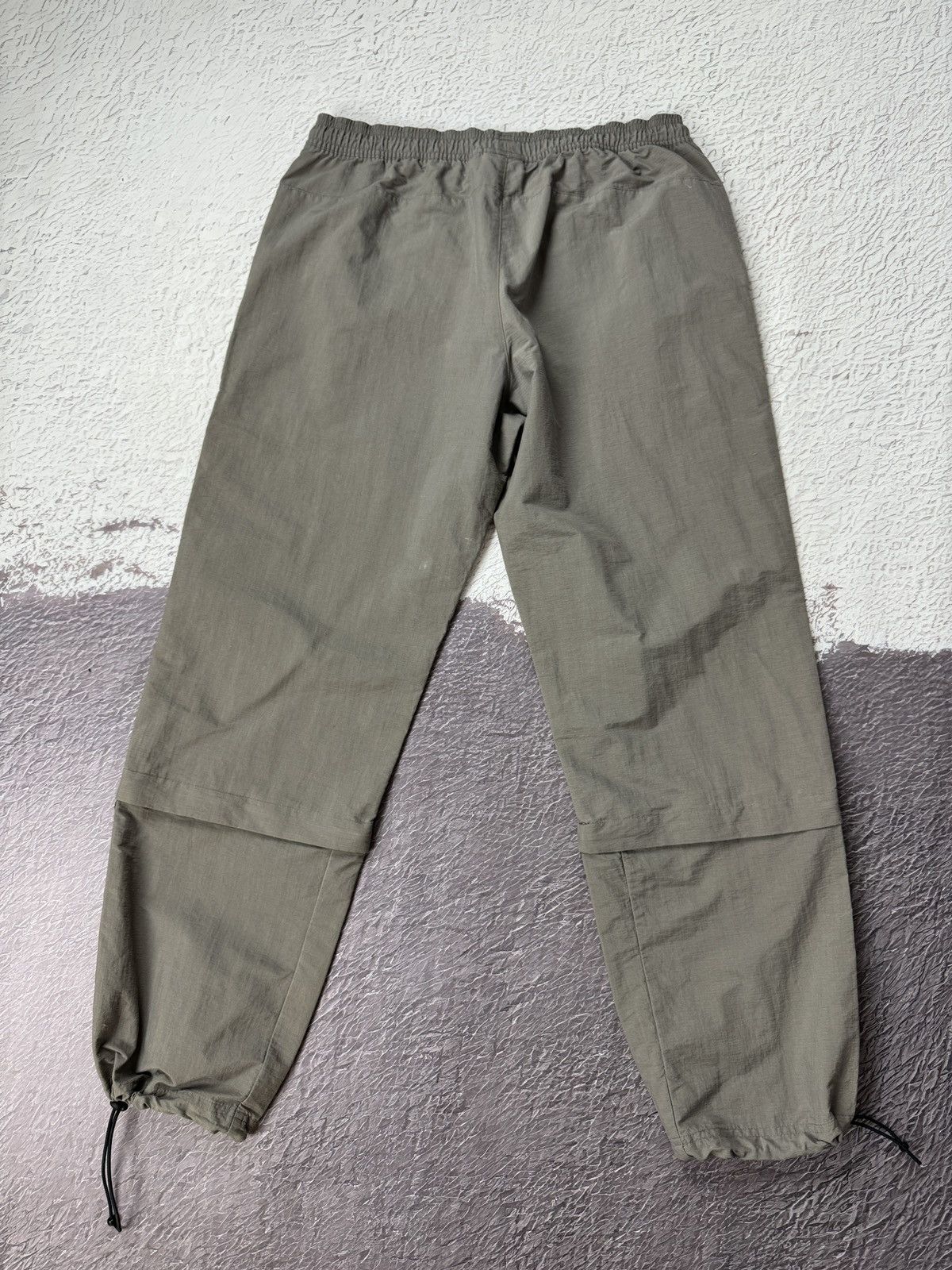 Adidas Adidas vntg y2k outdoor hiking 2 in 1 tightened track pants Size US 34 / EU 50 - 15 Thumbnail